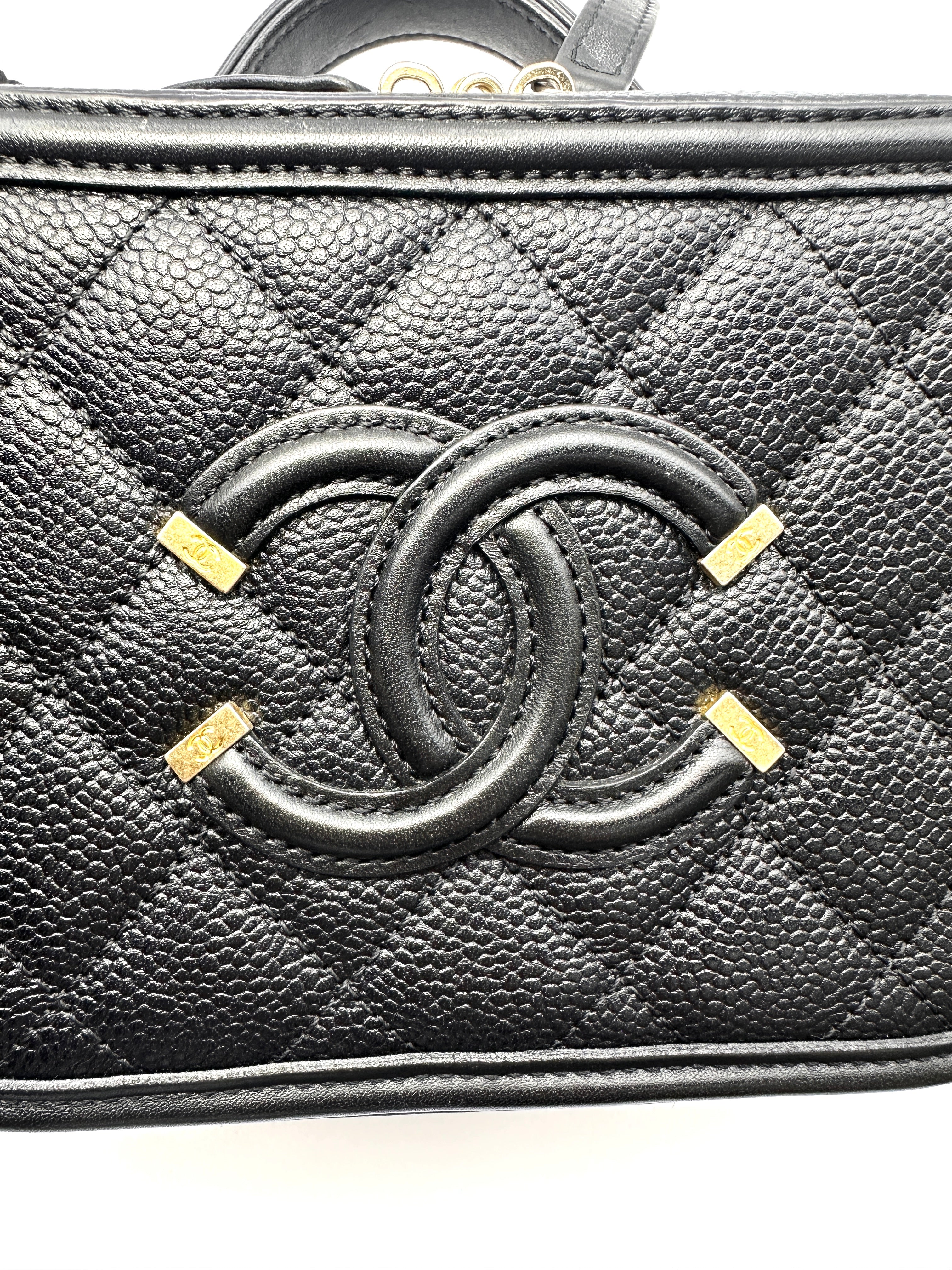 Chanel CC Filigree Black Quilted Leather Top Handle Vanity Case(26***54) CC2167