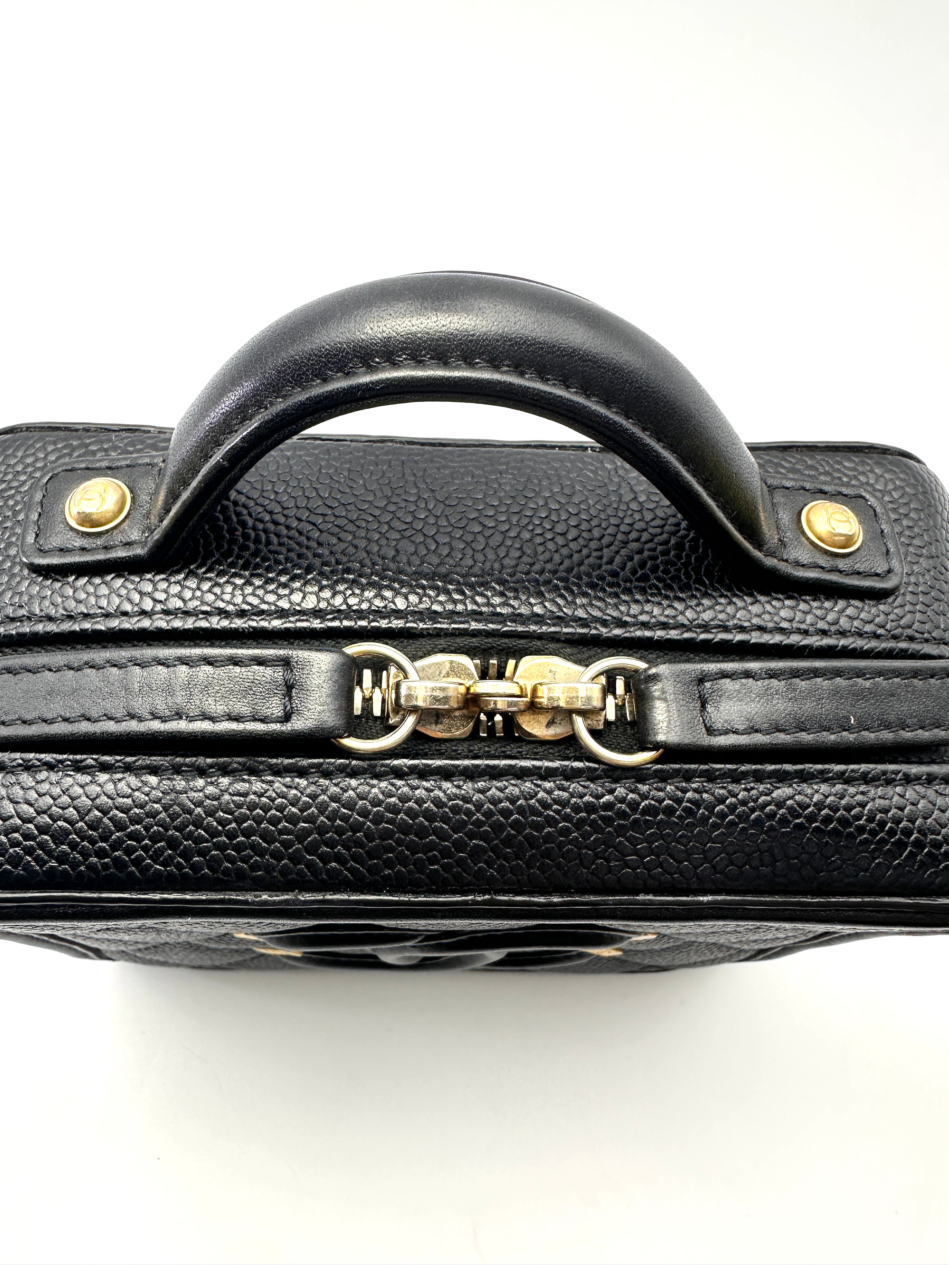 Chanel CC Filigree Black Quilted Leather Top Handle Vanity Case(26***54) CC2167