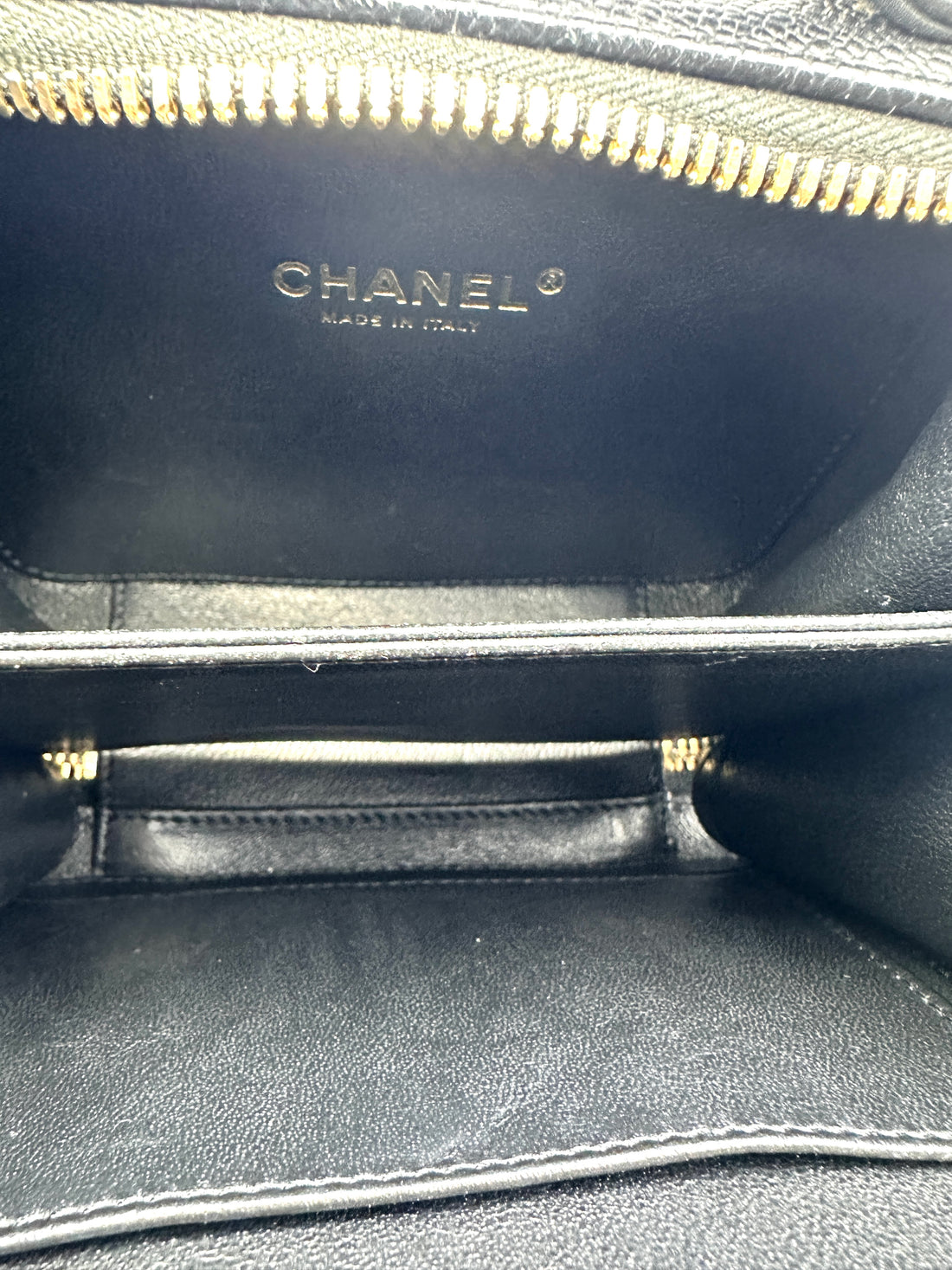 Chanel CC Filigree Black Quilted Leather Top Handle Vanity Case(26***54) CC2167