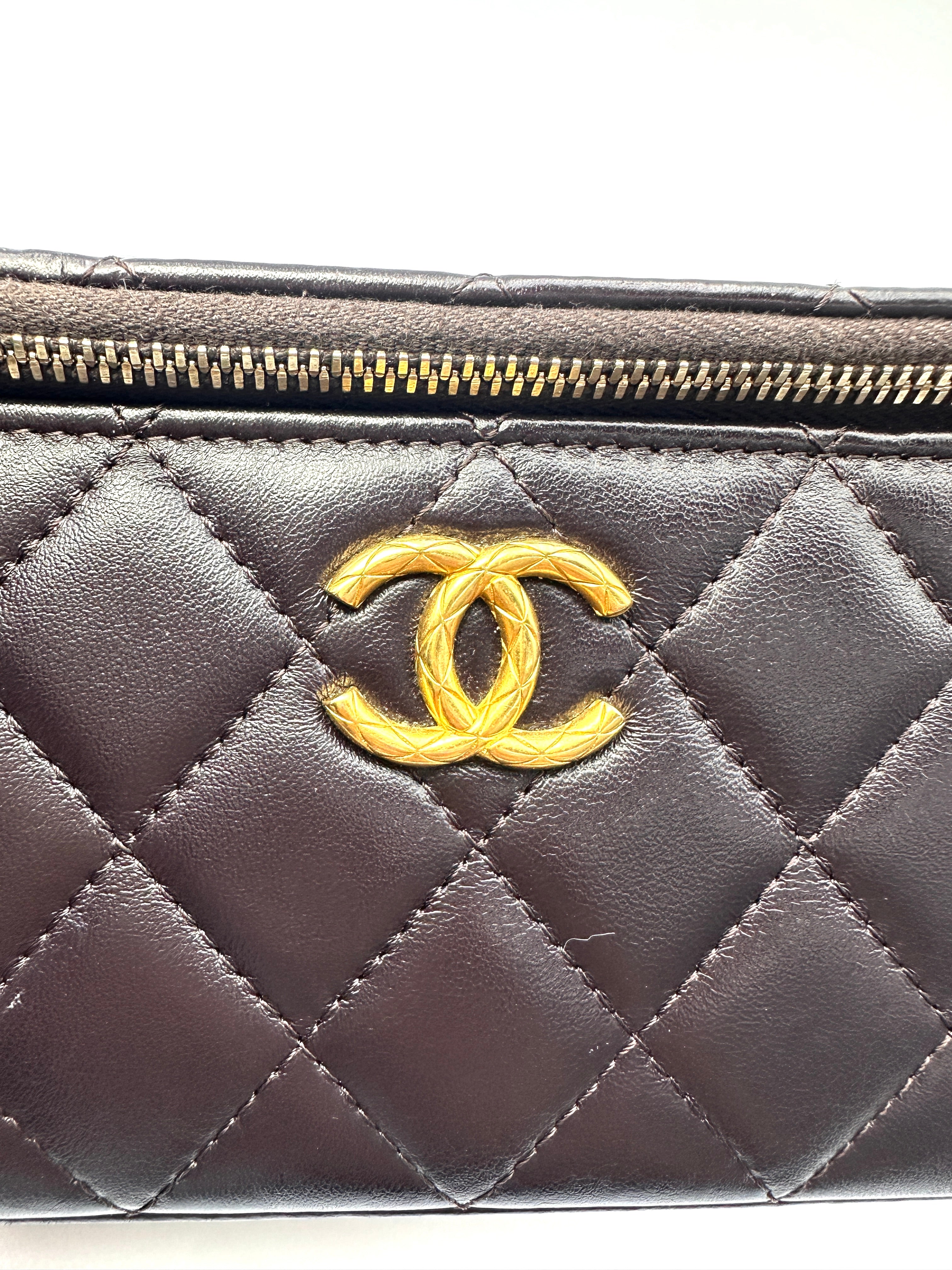 Chanel Black Quilted Lambskin Vanity Case With Gold Hardware(N0***6H) CC2169