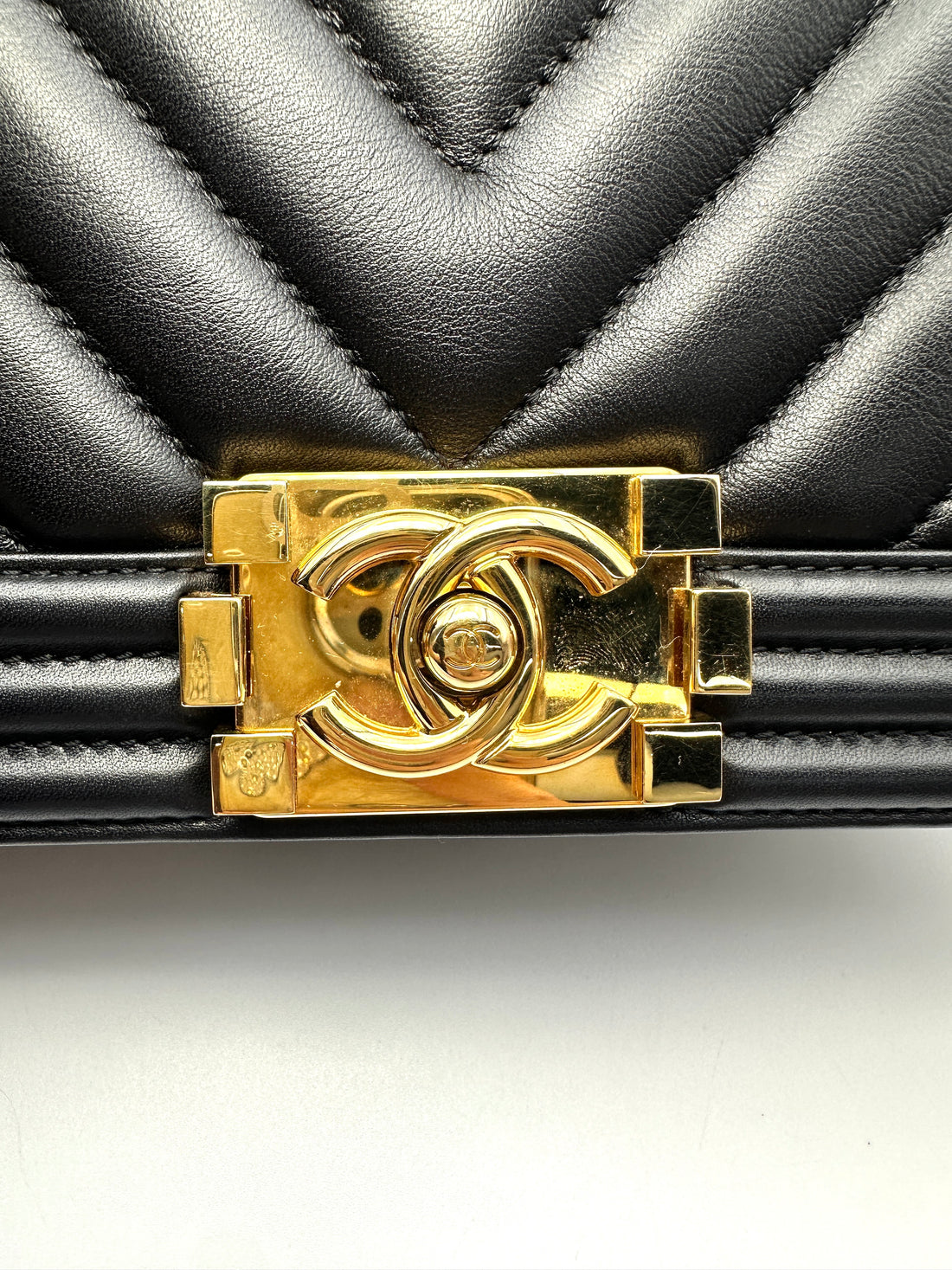 Chanel LeBoy Black Chevron Quilted Leather Medium Size Flap Bag With Gold Buckle(28***09) CC2171