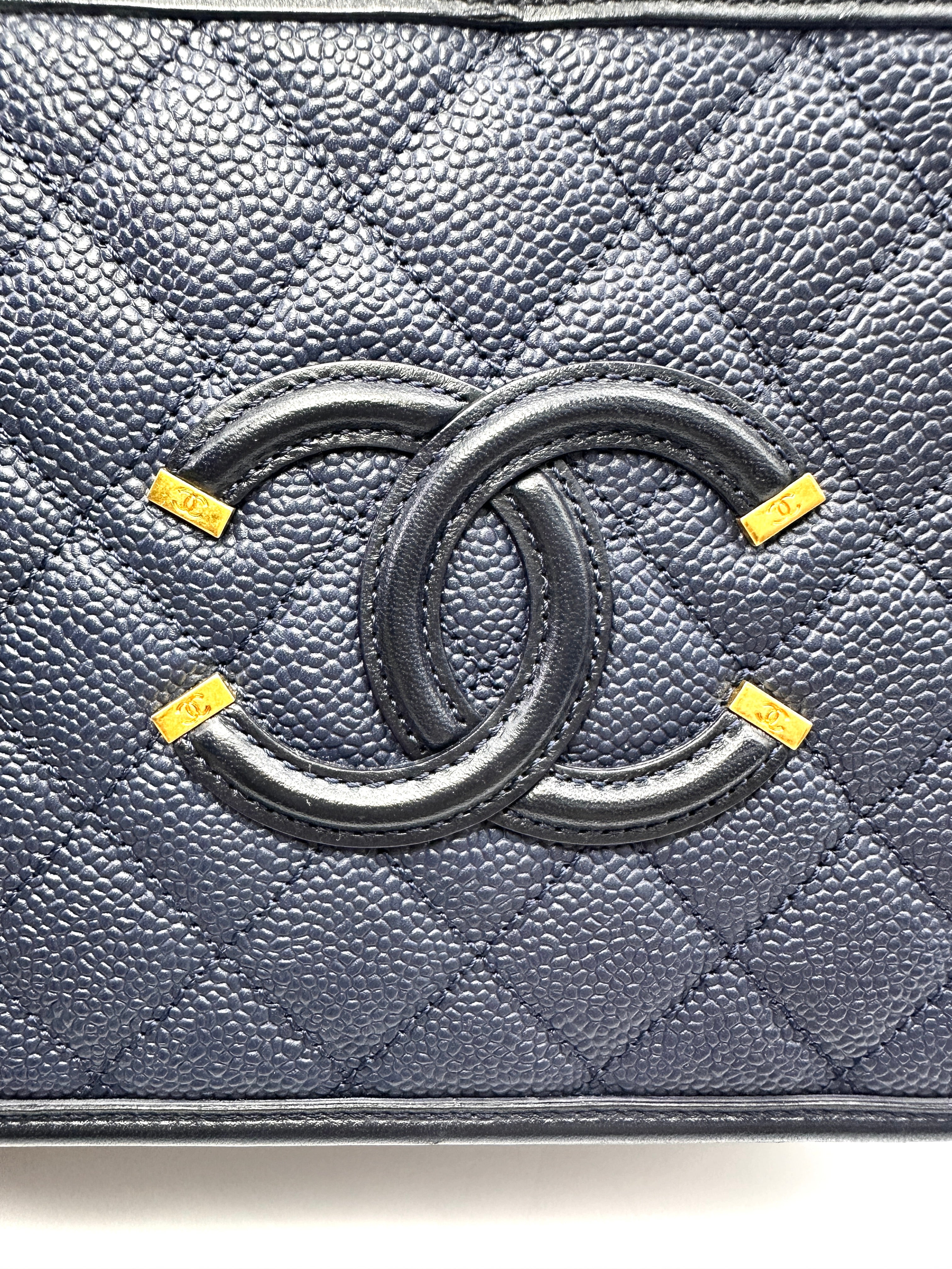 Chanel CC Filigree Navy Quilted Leather Top Handle Vanity Case(23***26) CC2174