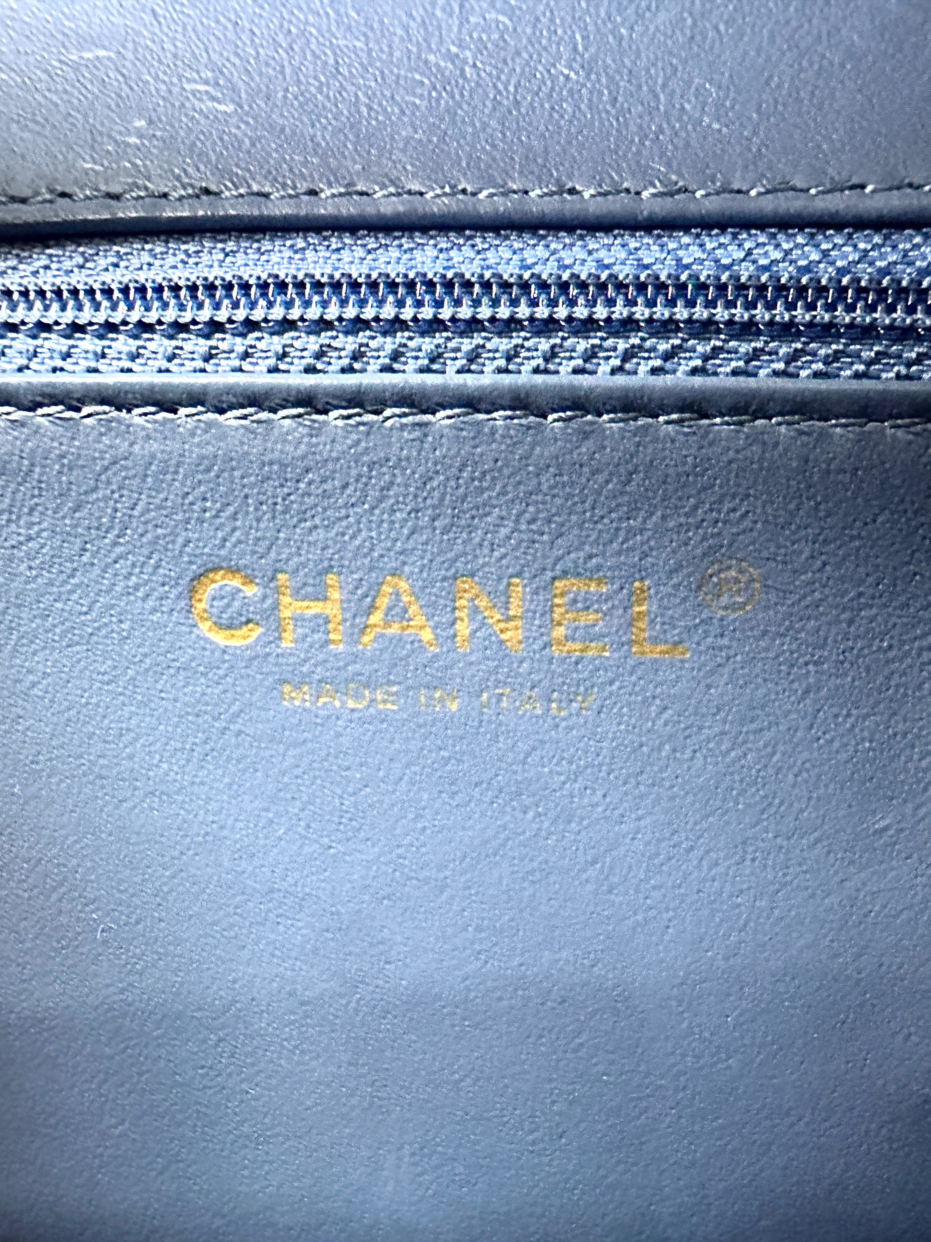 Chanel CC Filigree Navy Quilted Leather Top Handle Vanity Case(23***26) CC2174