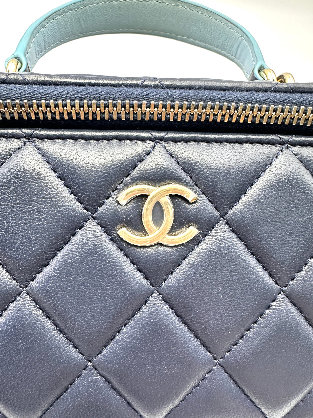 Chanel Navy Quilted Lambskin Top Handle Vanity Case(LT***CH) CC2177