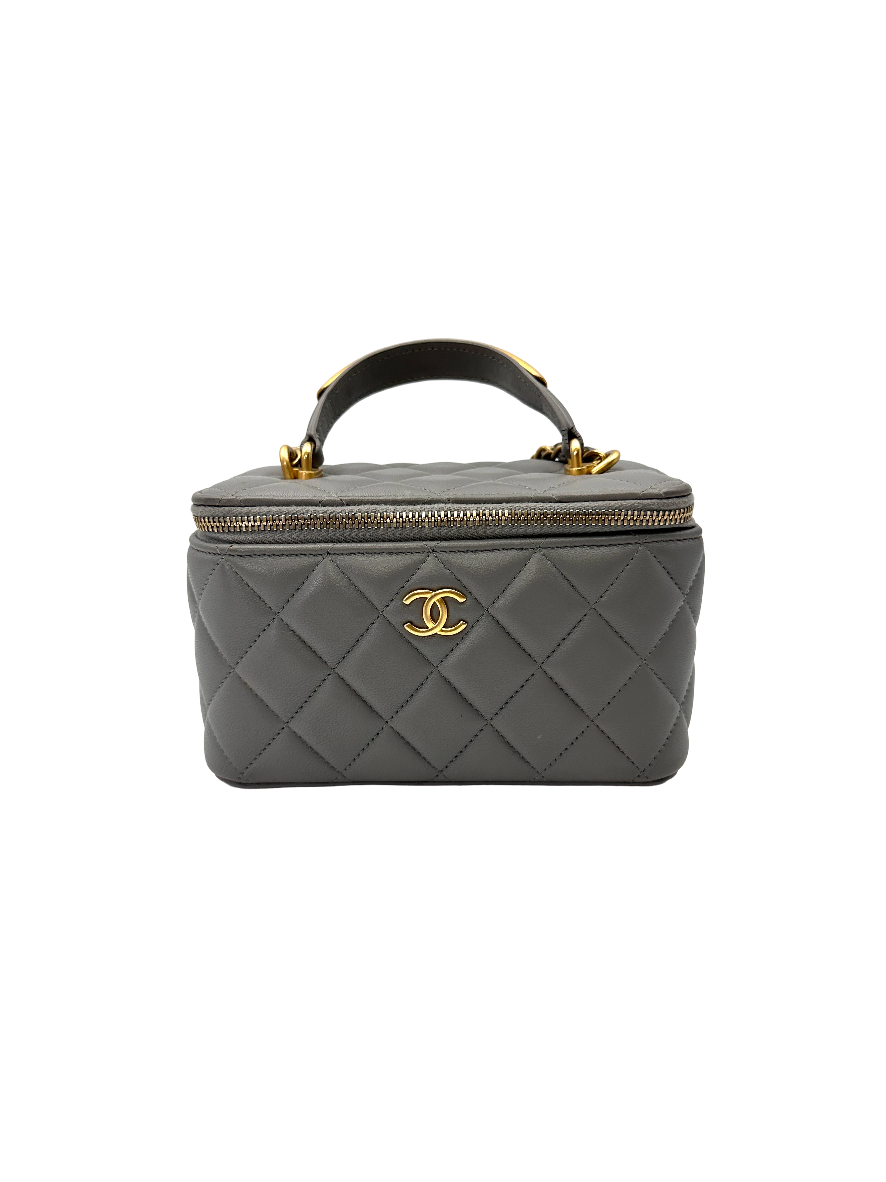 Chanel 22B Grey Quilted Lambskin Top Handle Vanity Case With Gold Hardware(C8***J6) CC2175