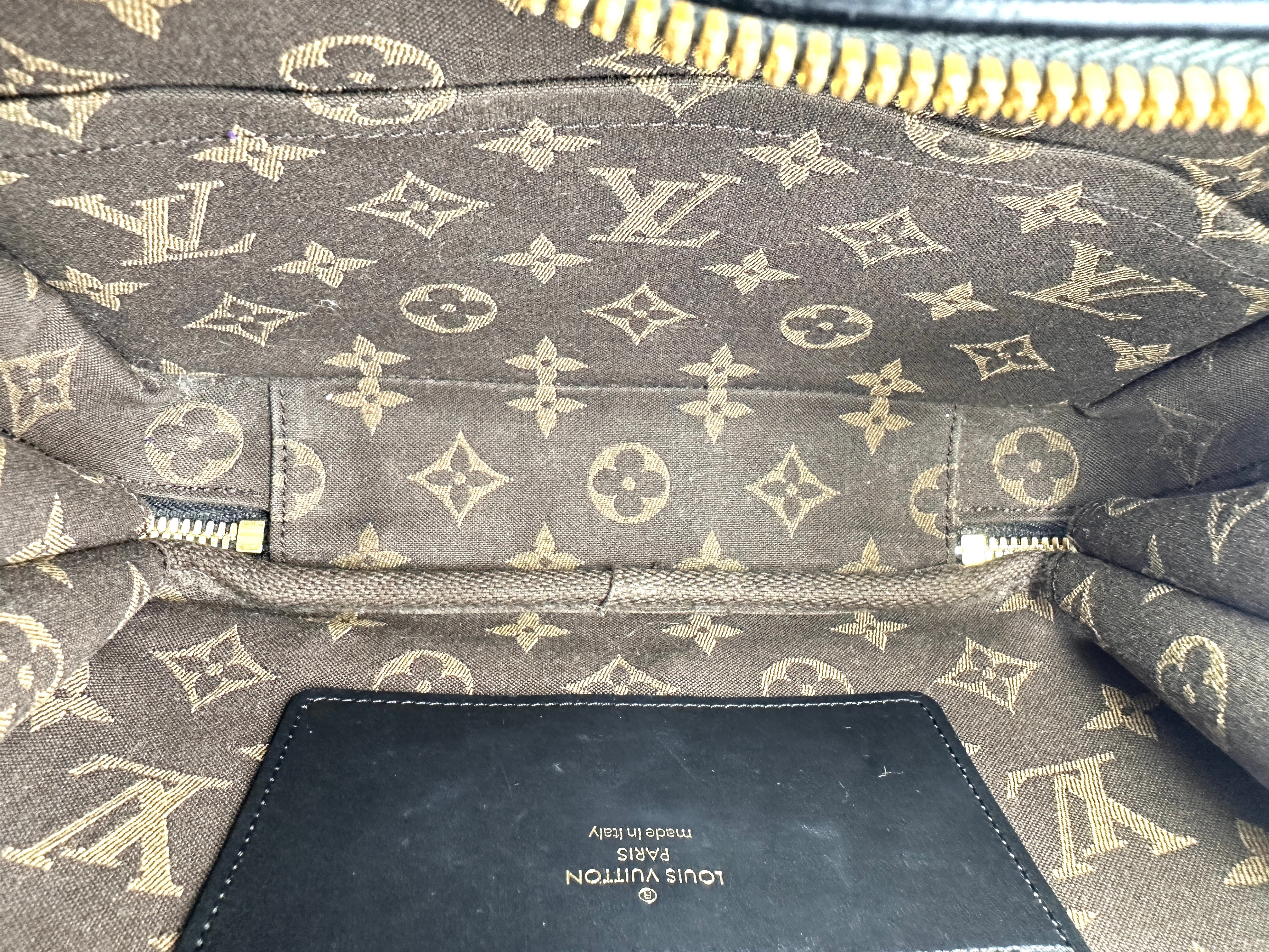 Louis Vuitton Utility Crossbody Black Empreinte Leather Handle Bag LV3046