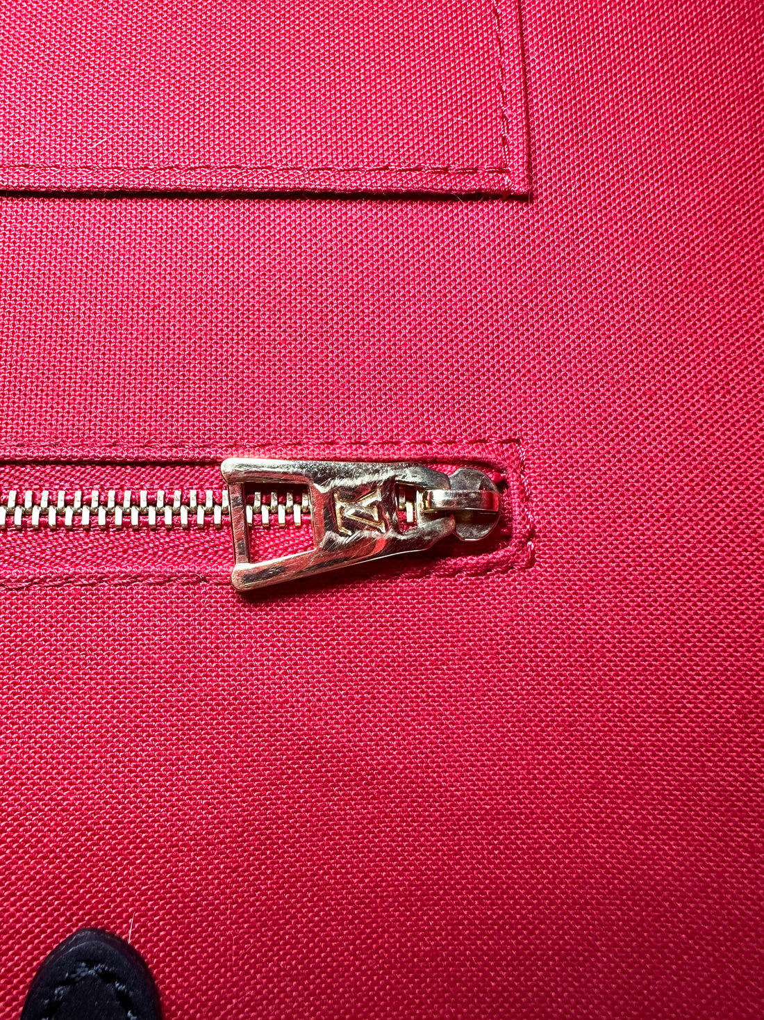 Louis Vuitton Onthego GM Monogram Canvas Handle Bag LV3049