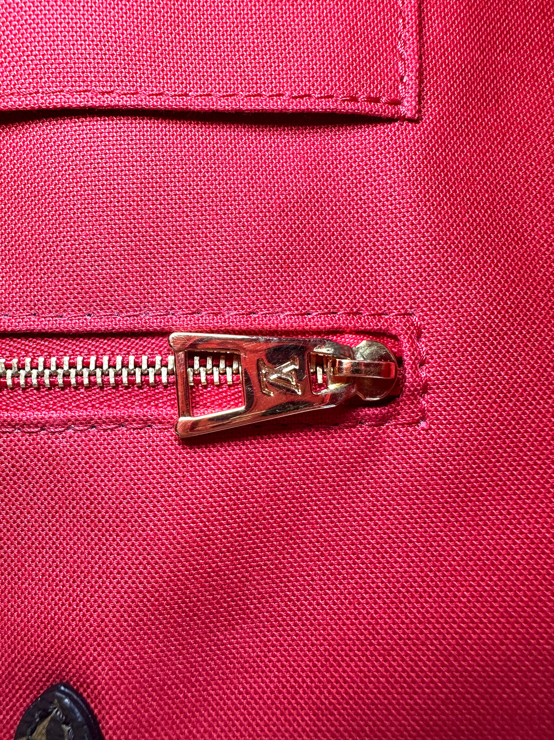 Louis Vuitton Onthego GM Monogram Canvas Handle Bag LV3050