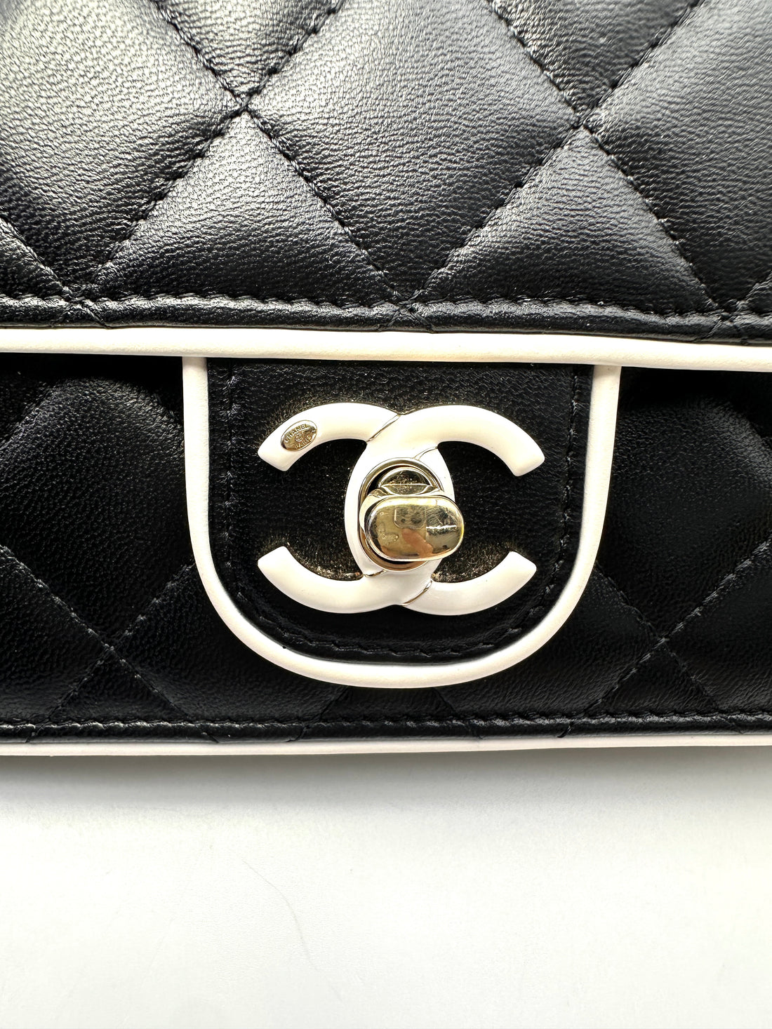 Chanel Black/White Quilted Lambskin Wallet On Chain(UG***TA) IRIS248