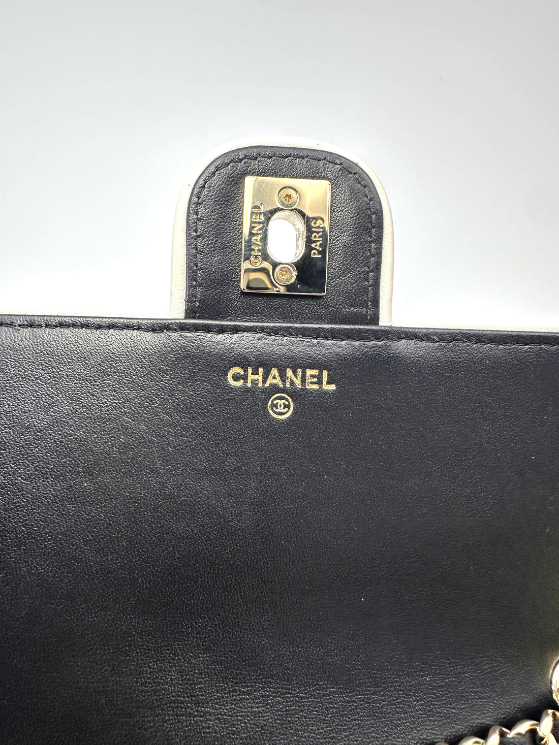 Chanel Black/White Quilted Lambskin Wallet On Chain(UG***TA) IRIS248