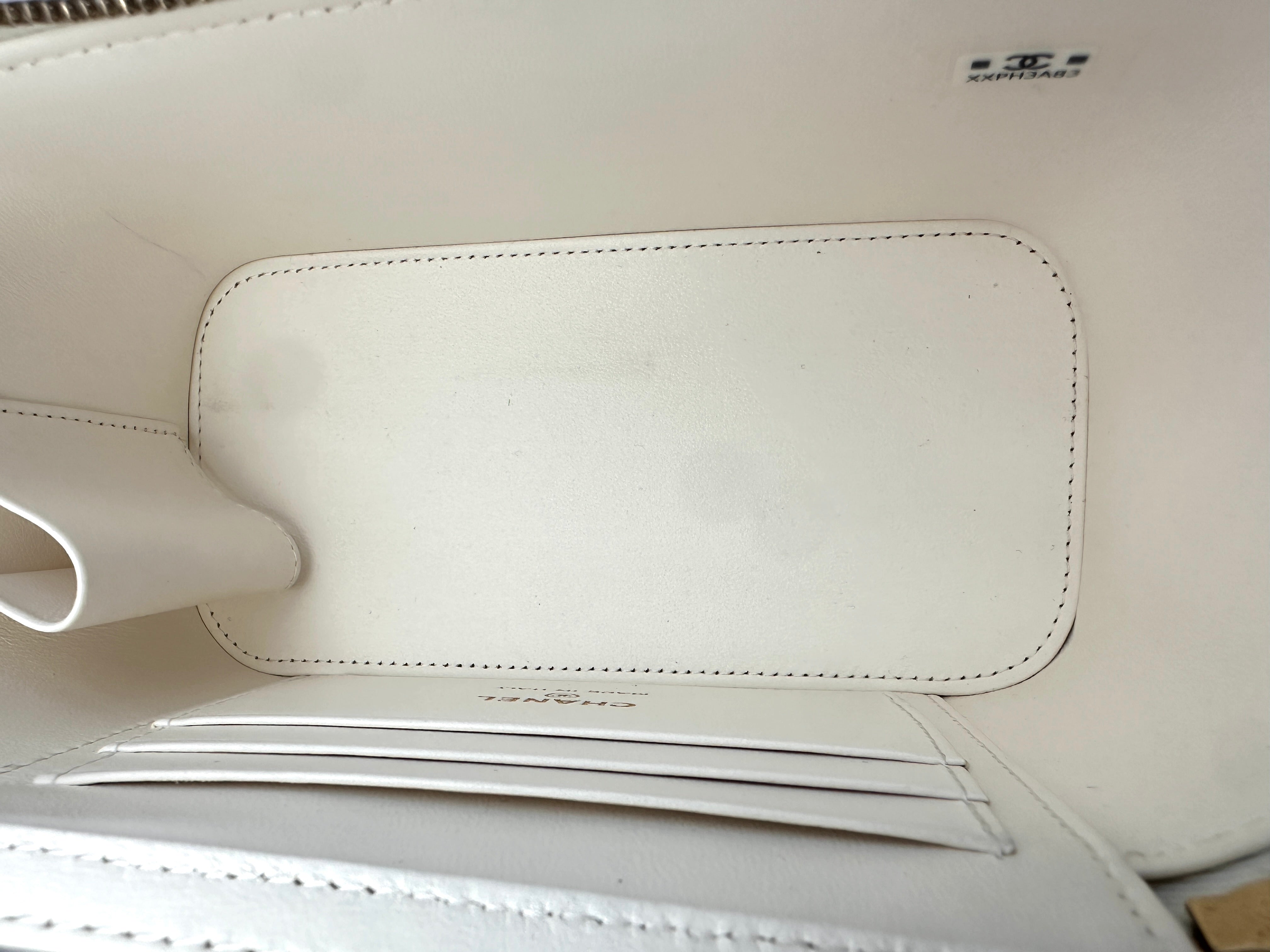 Chanel White Quilted Lambskin Vanity Case With Gold Hardware(XX***83) CC2191