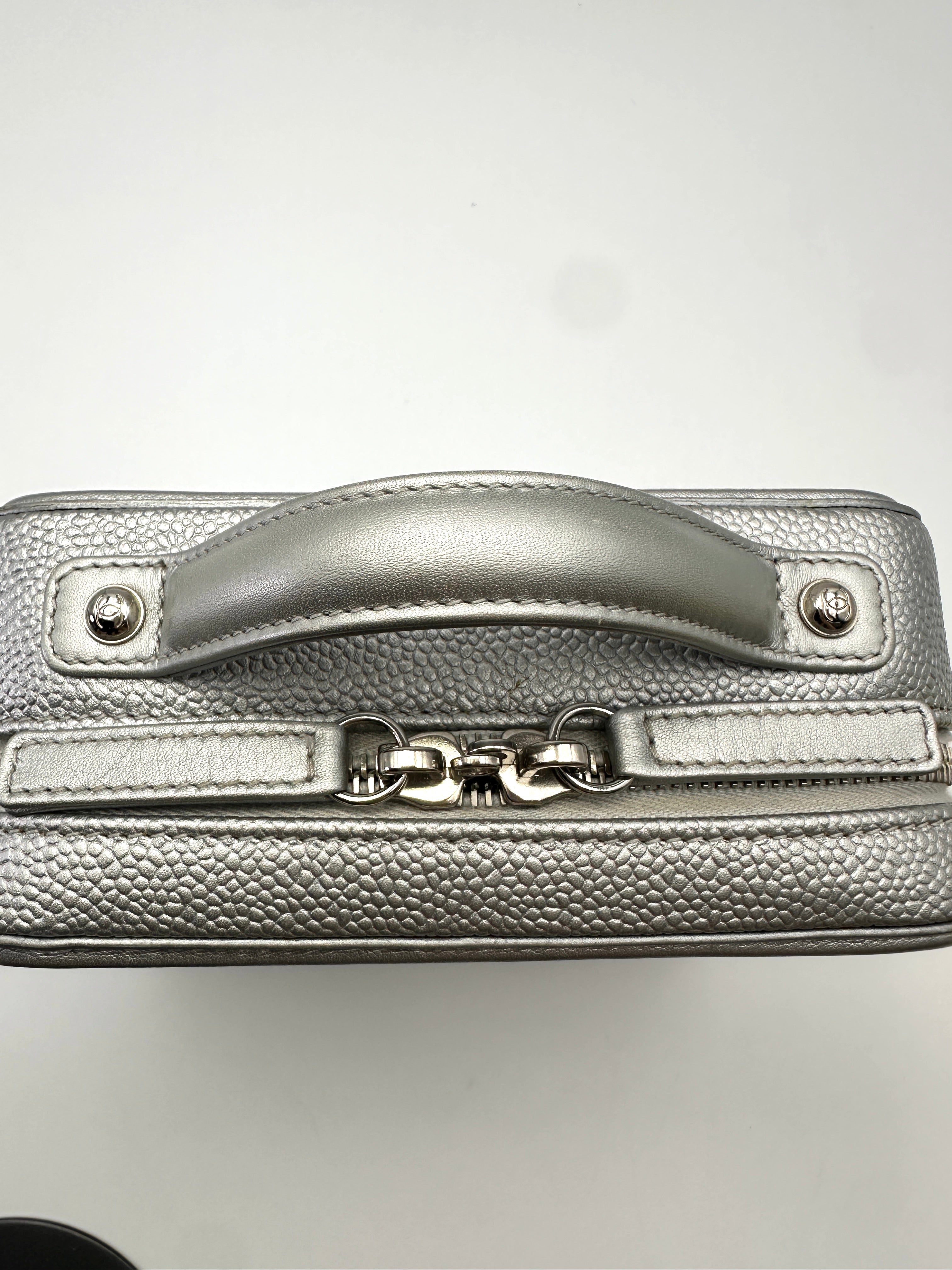 Chanel CC Filigree Grey Quilted Leather Top Handle Vanity Case(24***84) CC2194