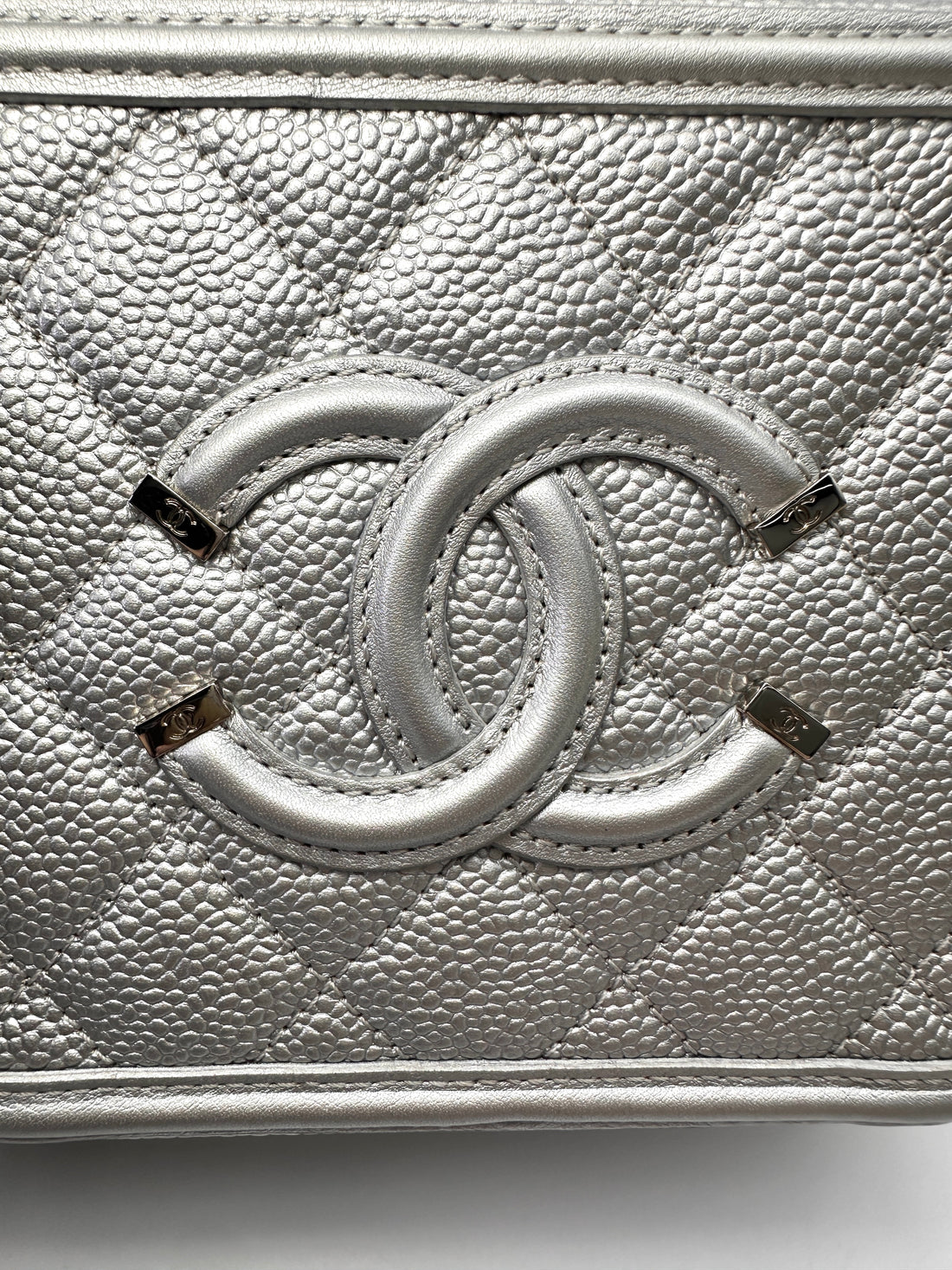Chanel CC Filigree Grey Quilted Leather Top Handle Vanity Case(24***84) CC2194