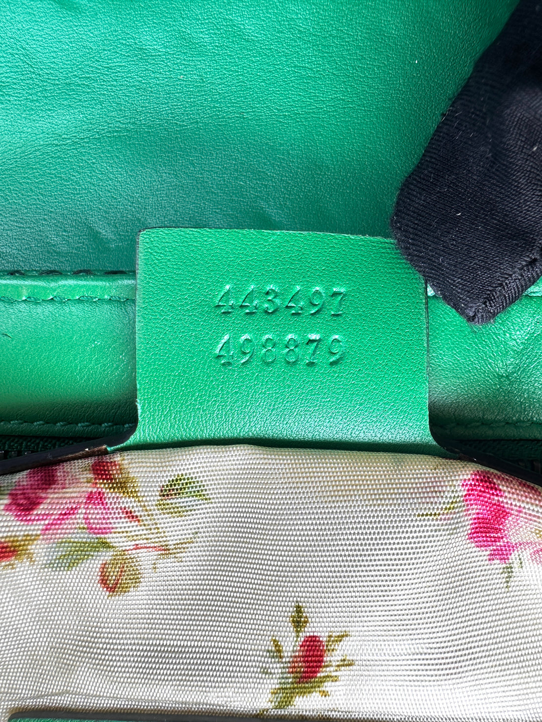 Gucci GG Marmont Beige Raffia Shoulder Bag With Green Trim GG1349