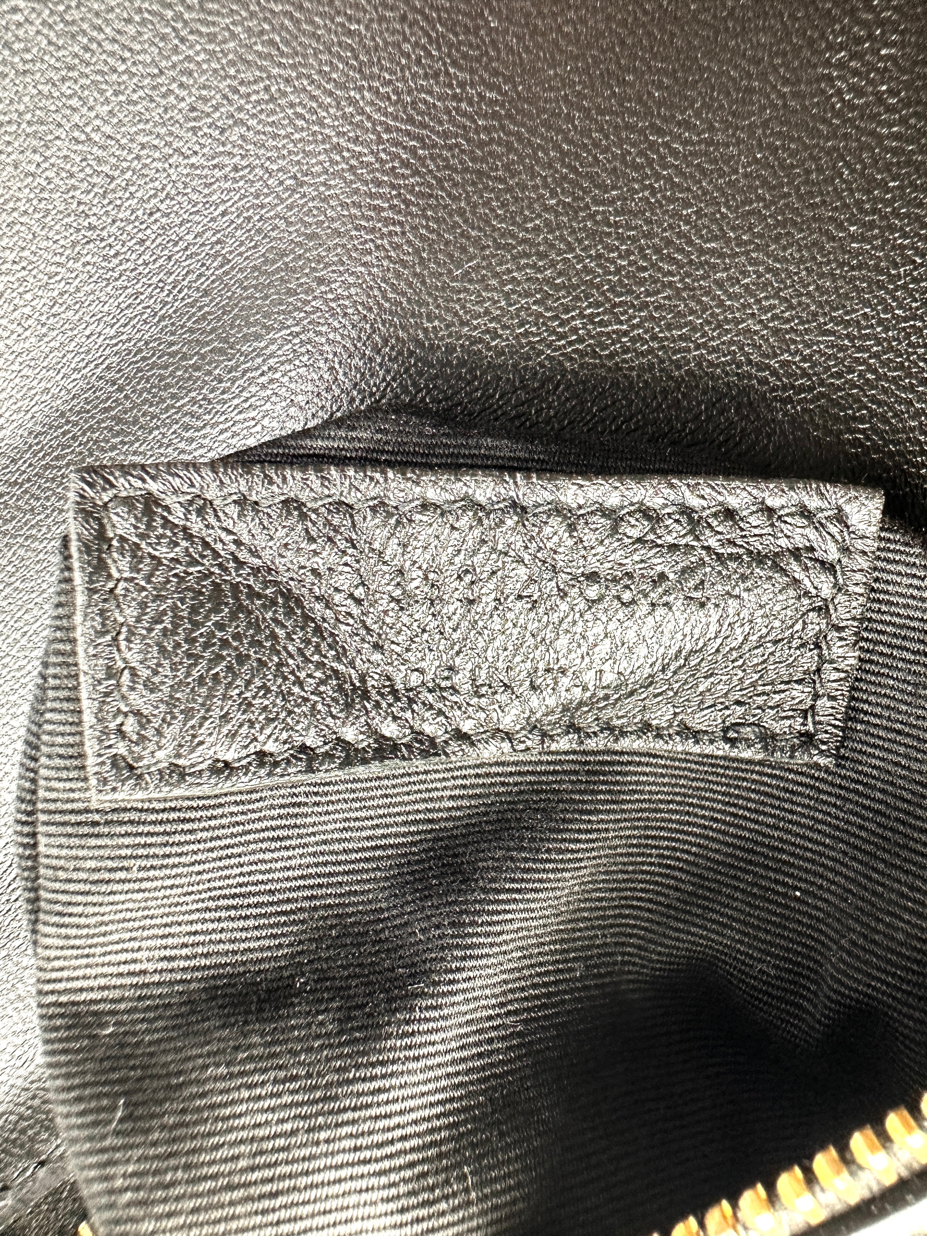 Saint Laurent Le Carre Black Leather Shoulder Bag CE175