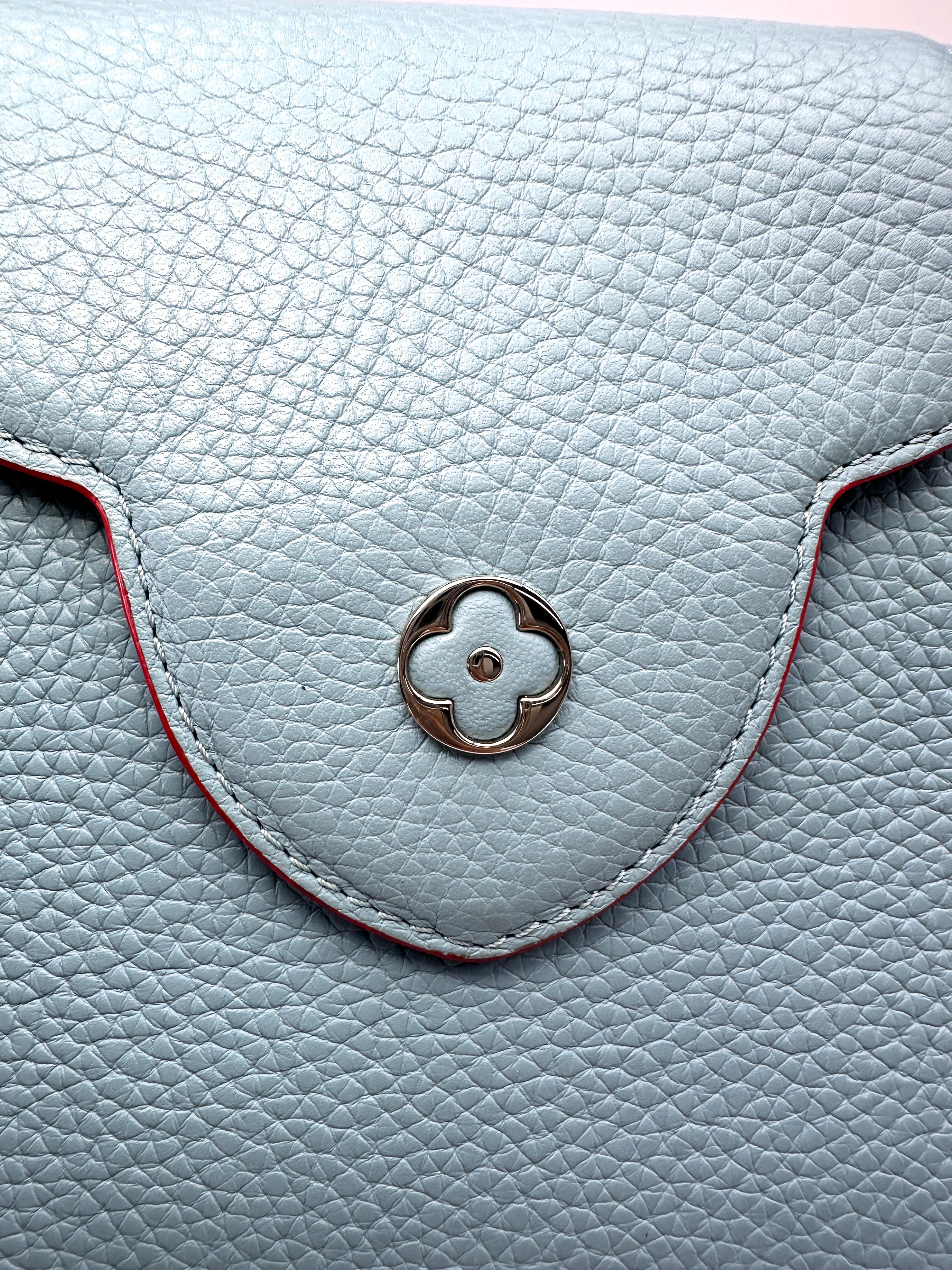 Louis Vuitton Capucines MM Blue Taurillon Leather Handle Bag LV3067