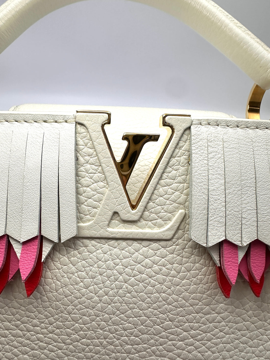 Louis Vuitton Capucines White Taurillon Leather Handle Bag With Pink Fringe Trim LV3068