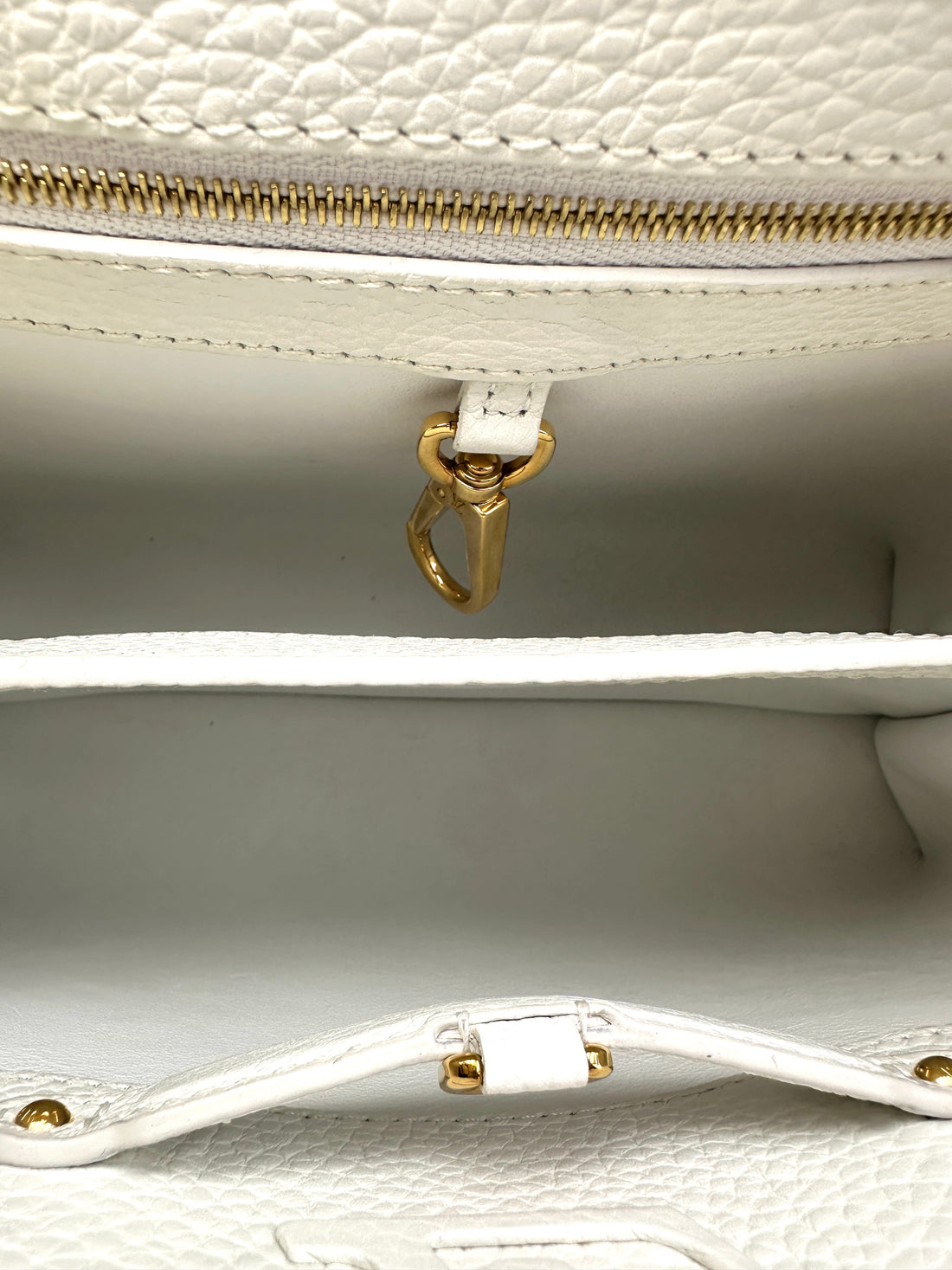 Louis Vuitton Capucines White Taurillon Leather Handle Bag With Pink Fringe Trim LV3068