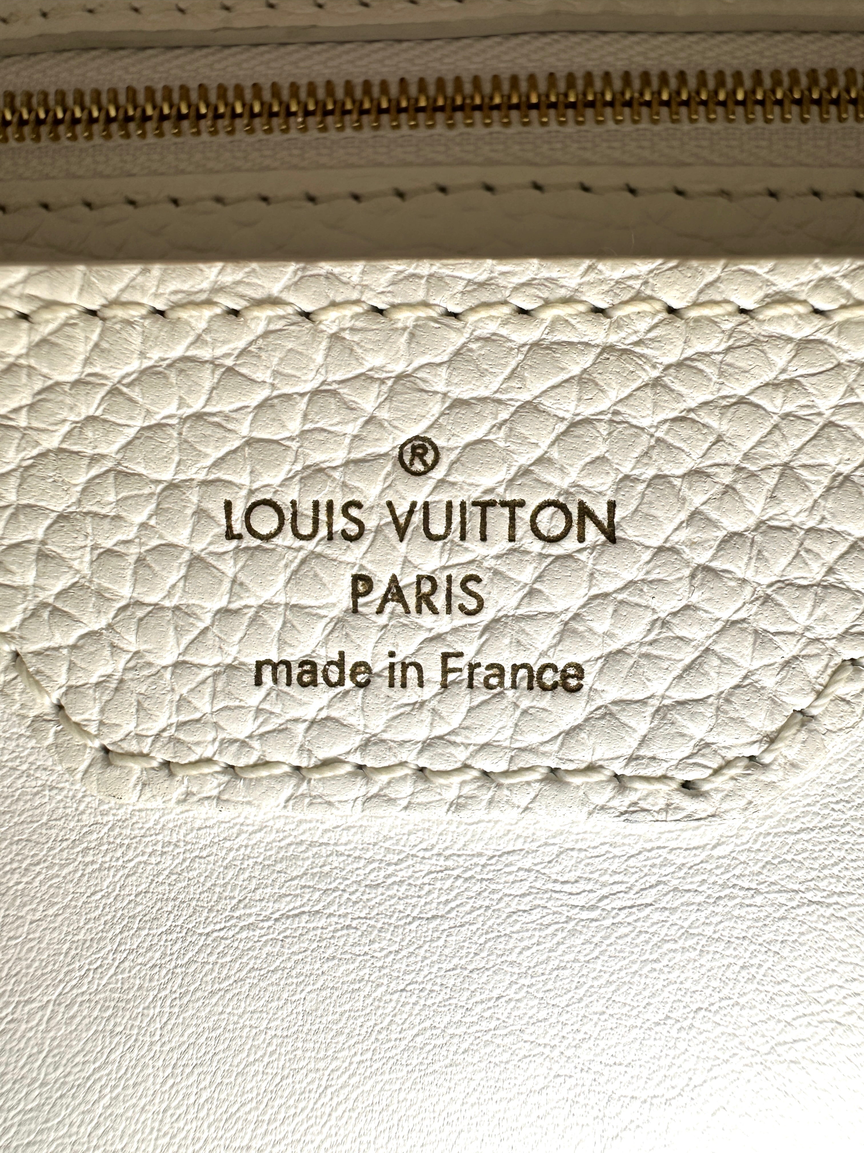 Louis Vuitton Capucines White Taurillon Leather Handle Bag With Pink Fringe Trim LV3068
