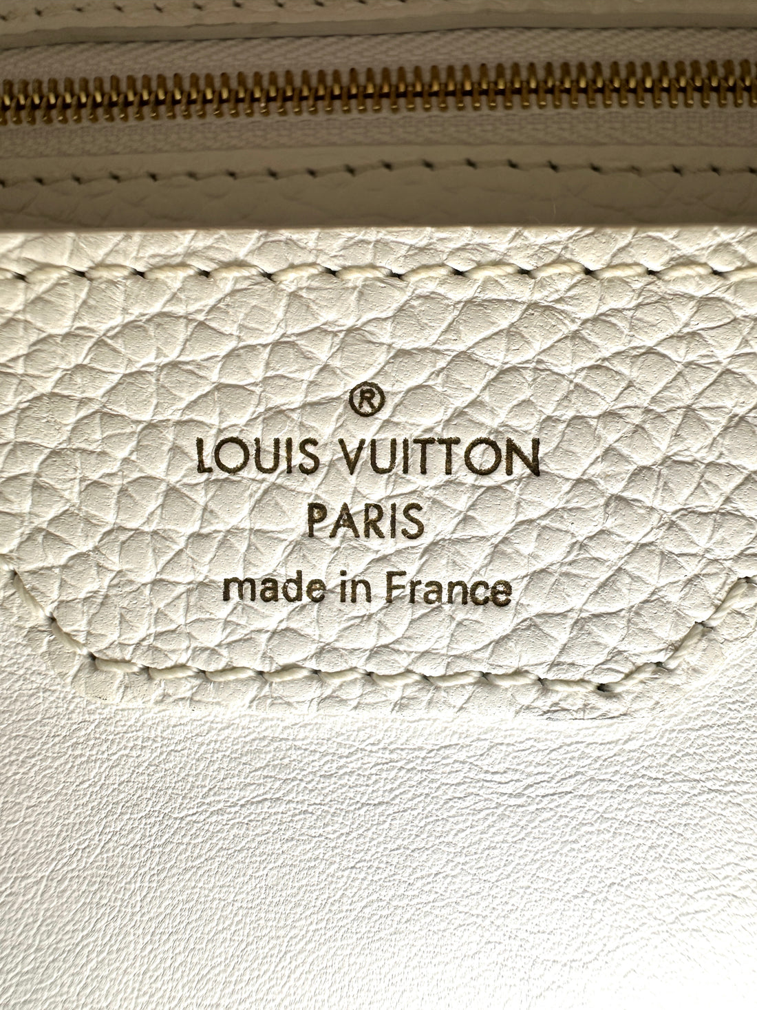 Louis Vuitton Capucines White Taurillon Leather Handle Bag With Pink Fringe Trim LV3068