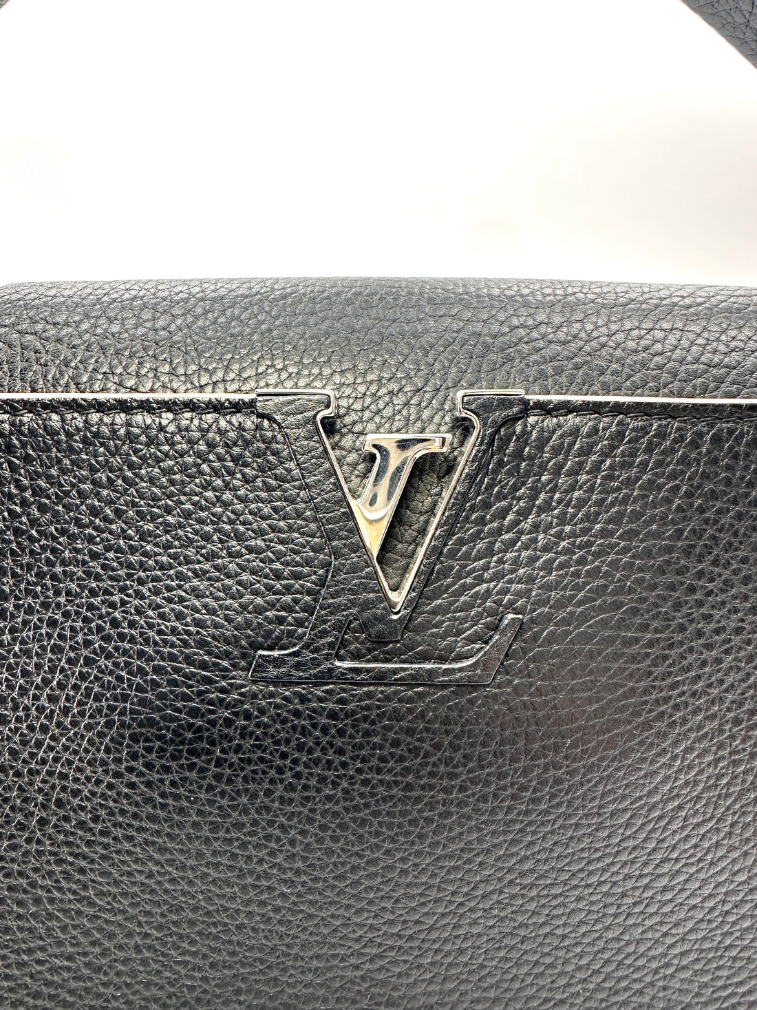 Louis Vuitton Capucines Black Taurillon Leather Handle Bag LV3061