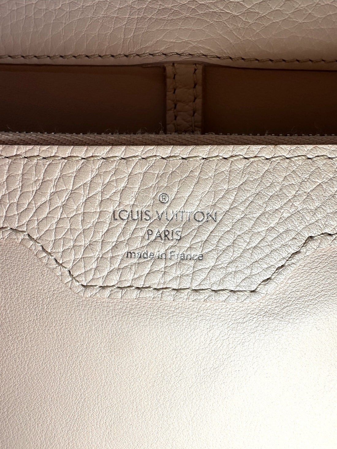 Louis Vuitton Capucines Black Taurillon Leather Handle Bag LV3061