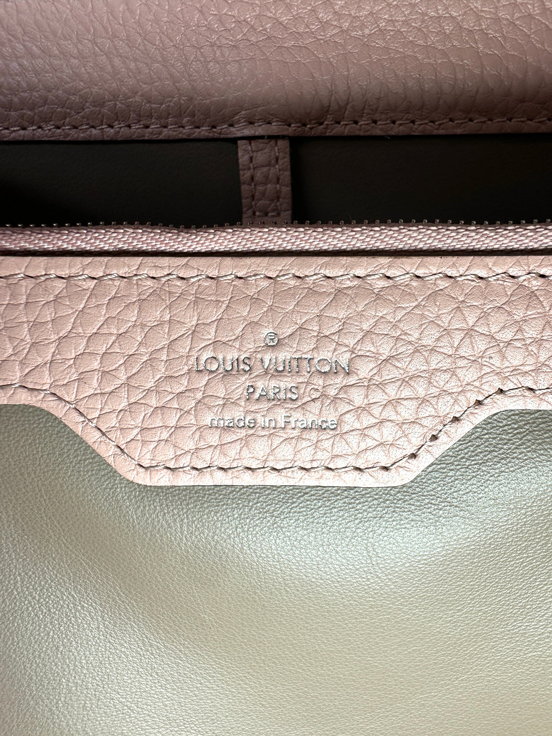 Louis Vuitton Capucines GM Pink Taurillon Leather Handle Bag LV3060