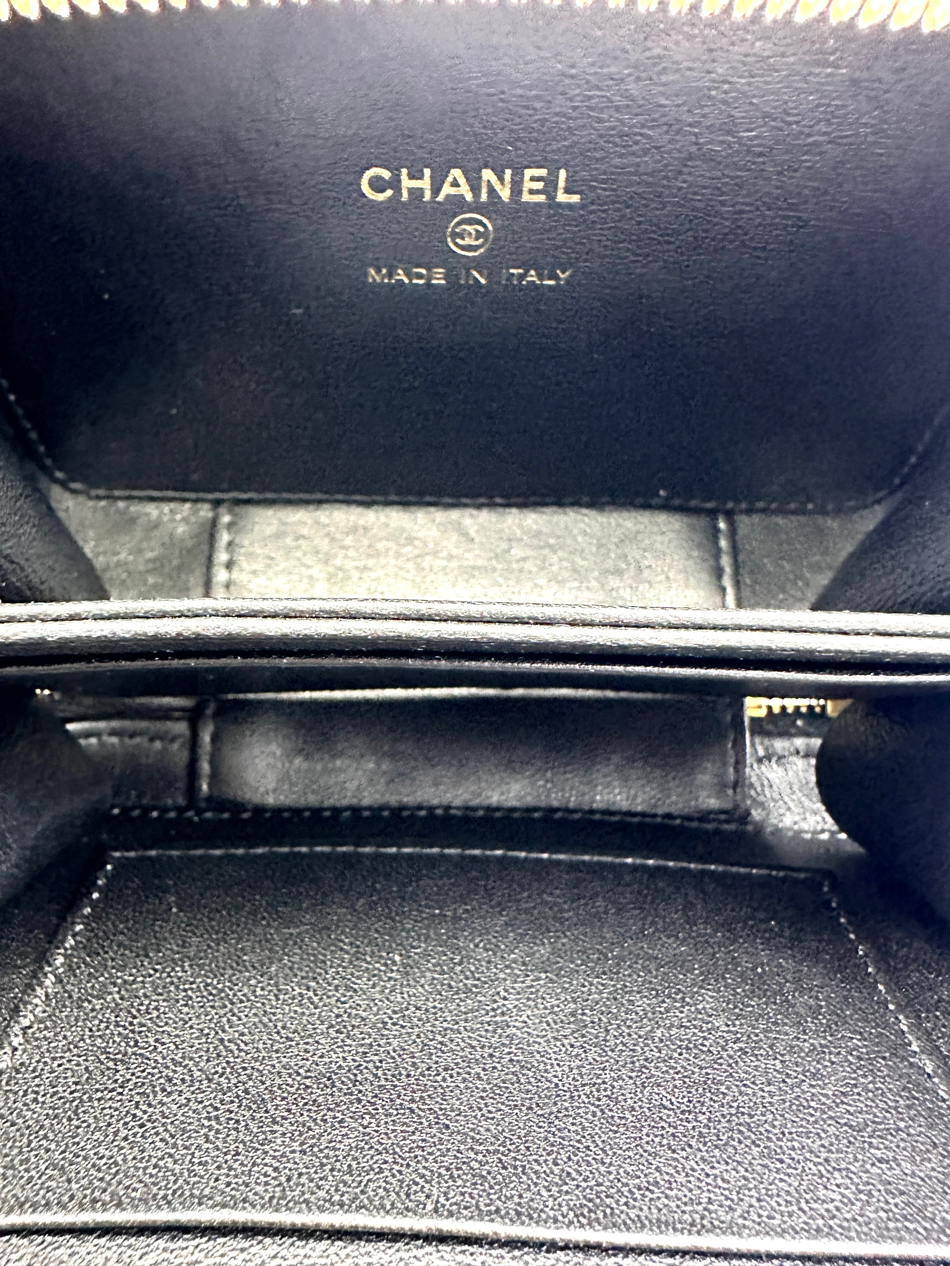 Chanel Black Quilted Leather Top Handle Vanity Case With Gold Hardware(CC***T2) CC2206