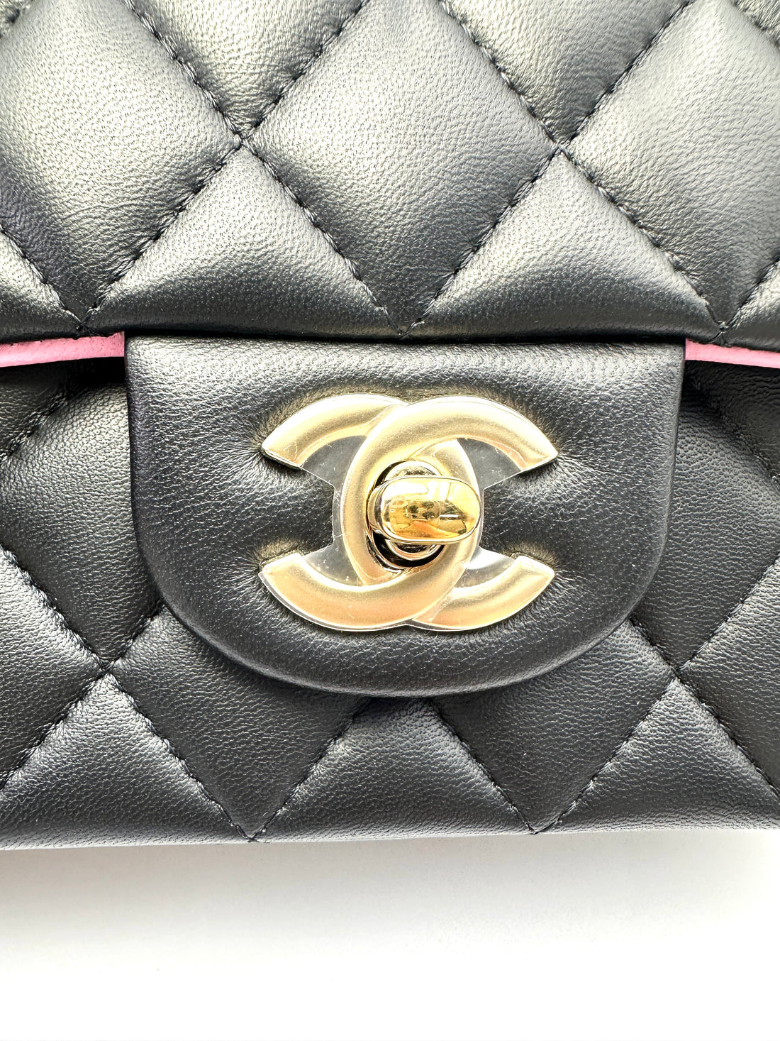 Chanel Black/Pink Quilted Lambskin Top Handle Shoulder Bag(E0***9J) IRIS250