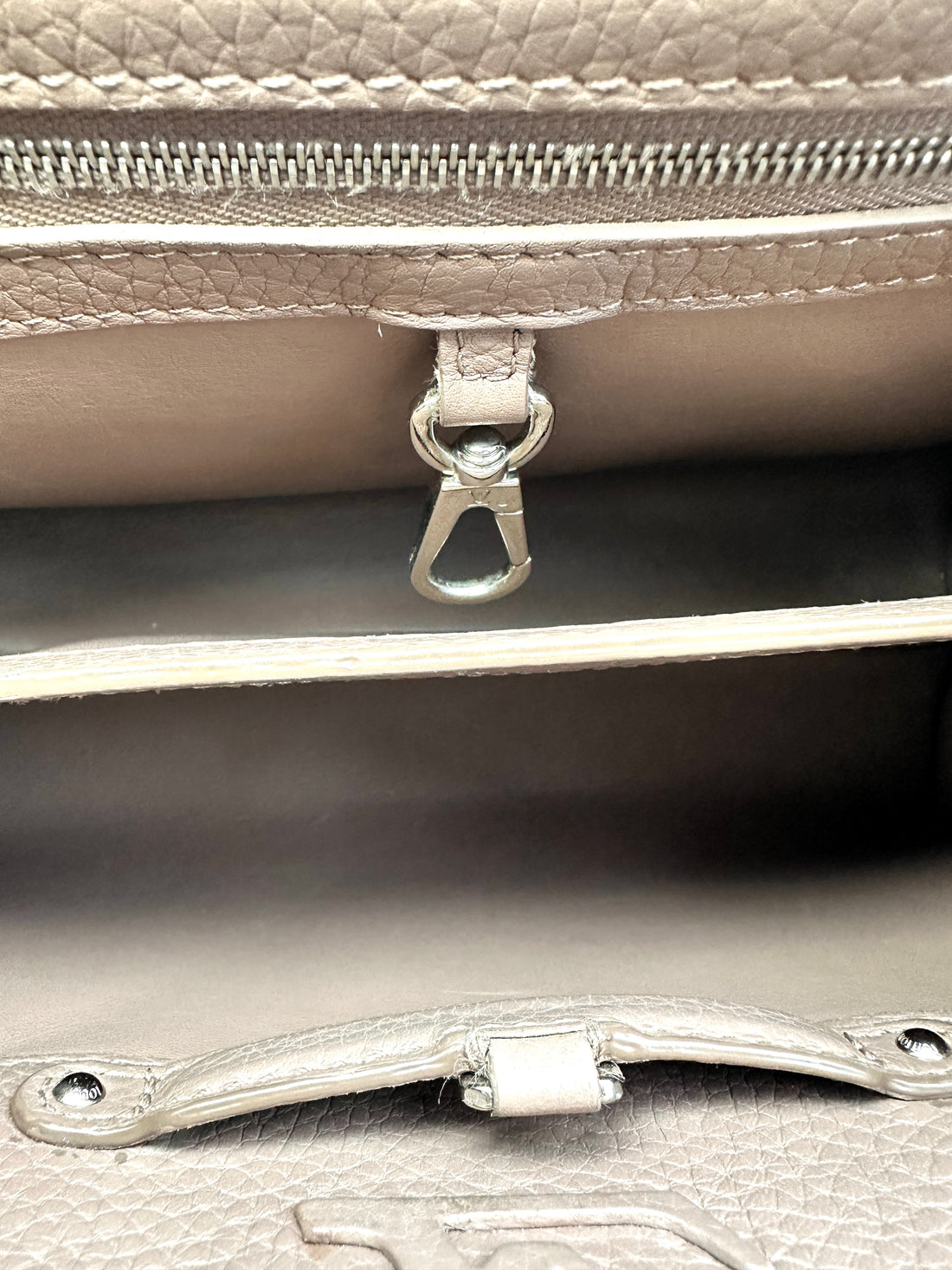 Louis Vuitton Capucines BB Beige Taurillon Leather Handle Bag LV3072
