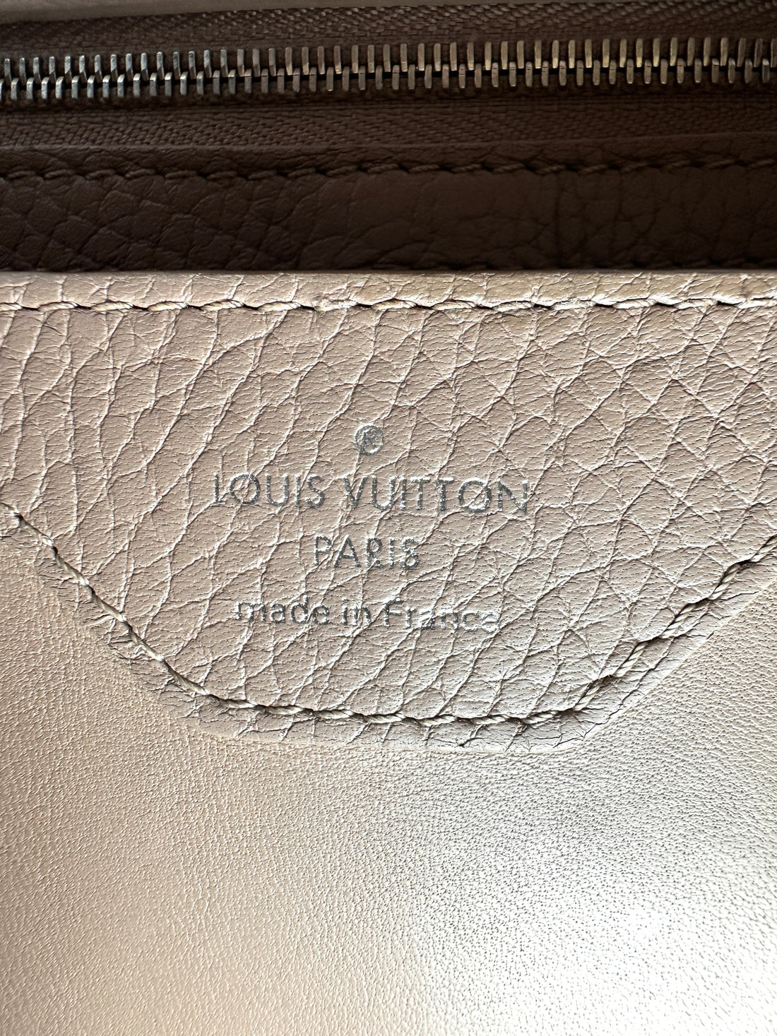 Louis Vuitton Capucines BB Beige Taurillon Leather Handle Bag LV3072