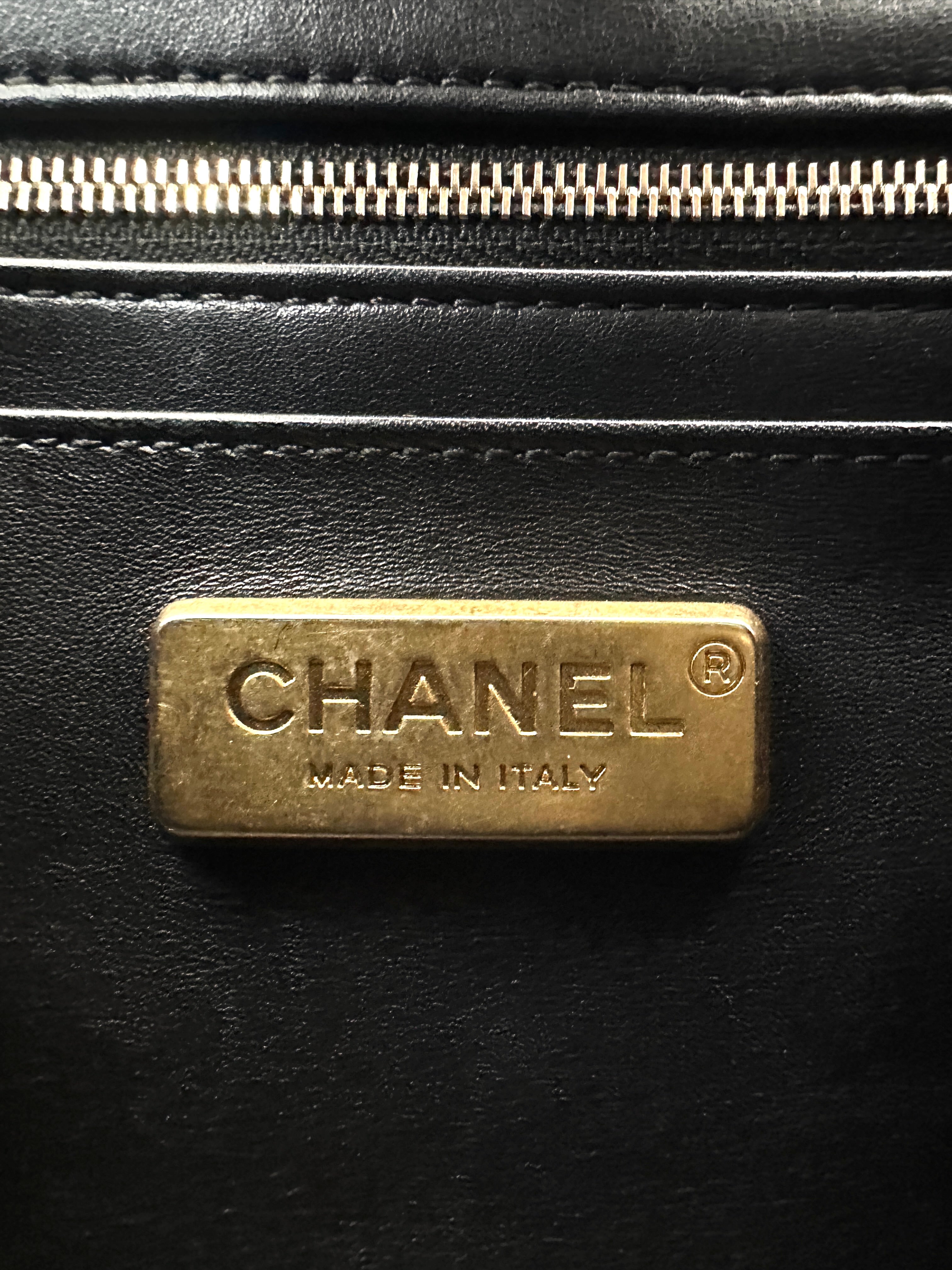 Chanel Classic Flap Black Python Leather Shoulder Bag With Gold Hardware(24***62) CC2217