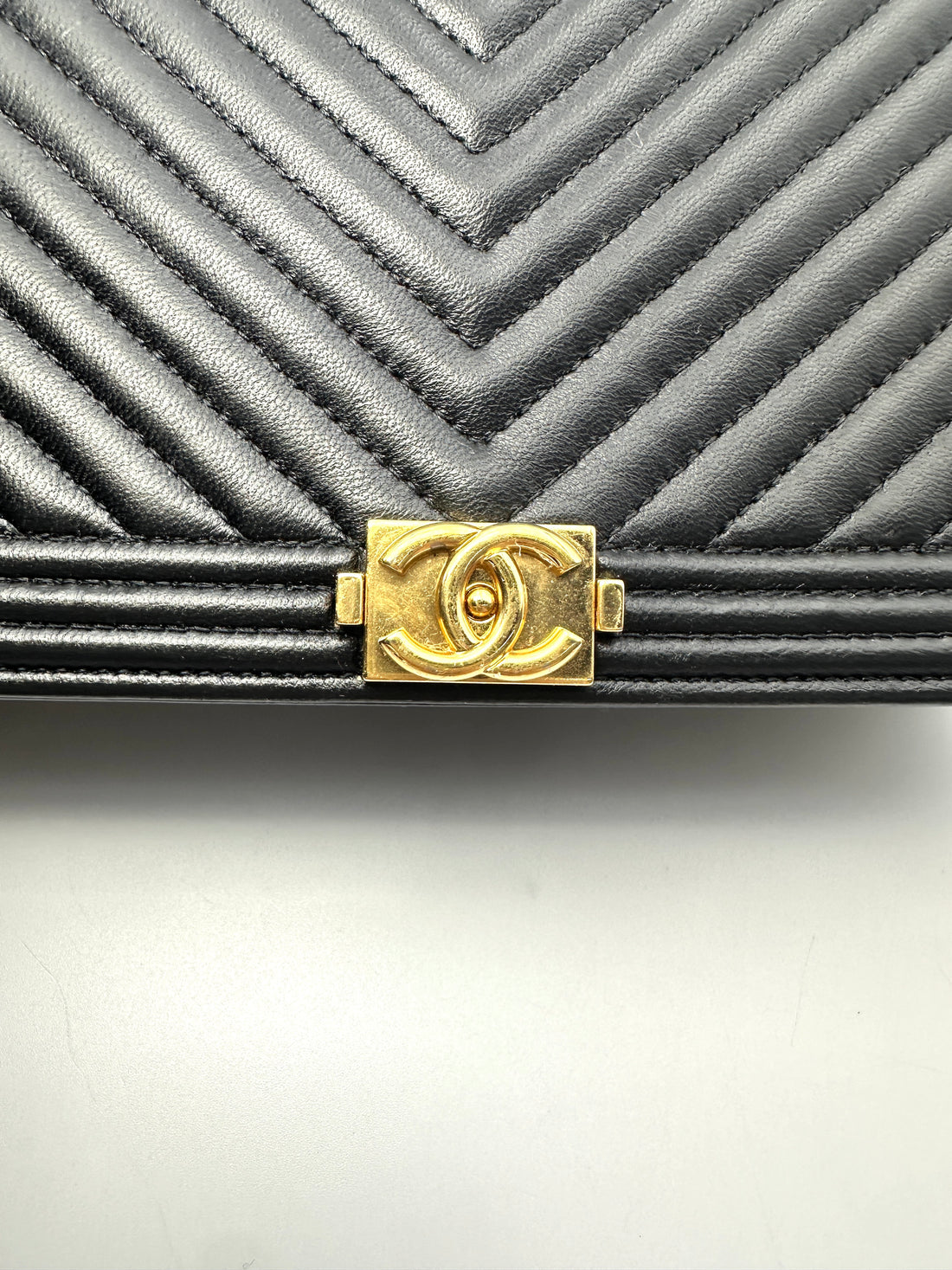 Chanel LeBoy Black Chevron Quilted Lambskin Wallet On Chain(27***86) CC2202