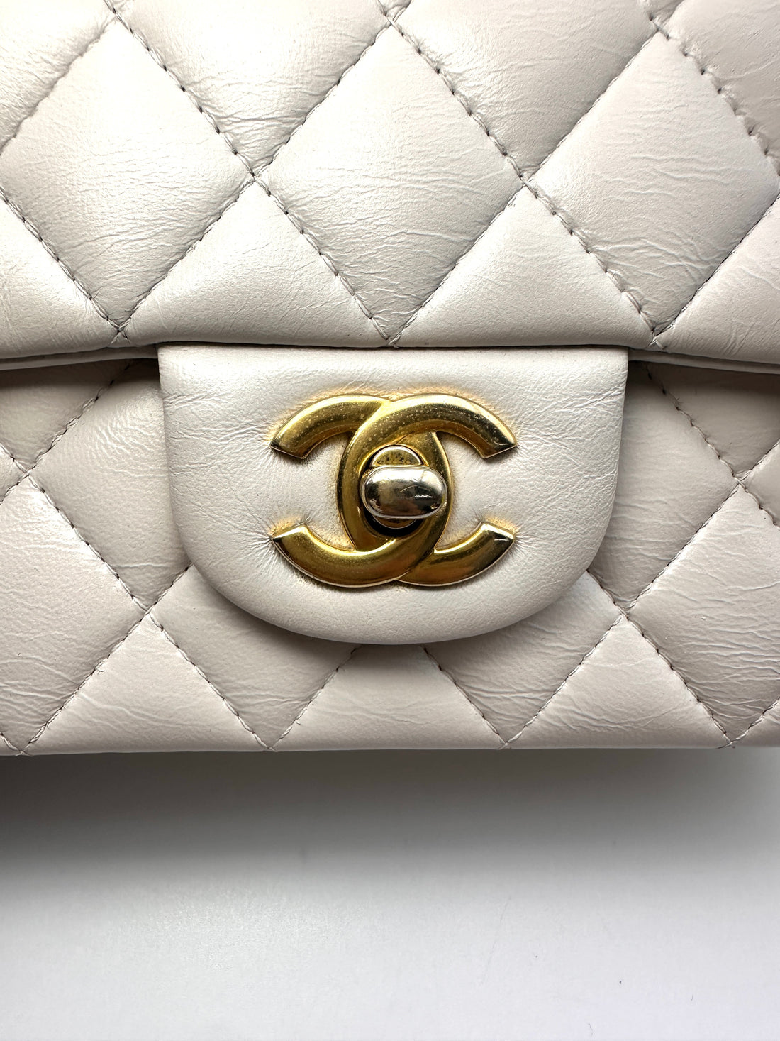 Chanel Classic Flap White Quilted Lambskin Top Handle Shoulder Bag(31***31) CC2207