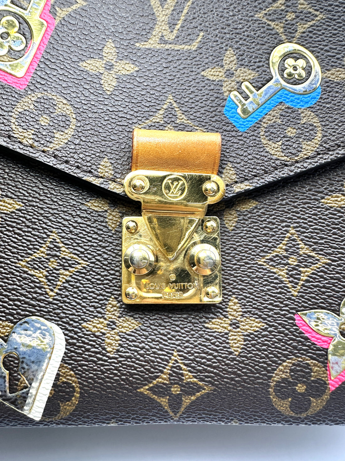 Louis Vuitton Love Lock Monogram Canvas Pochette Metis LV3071