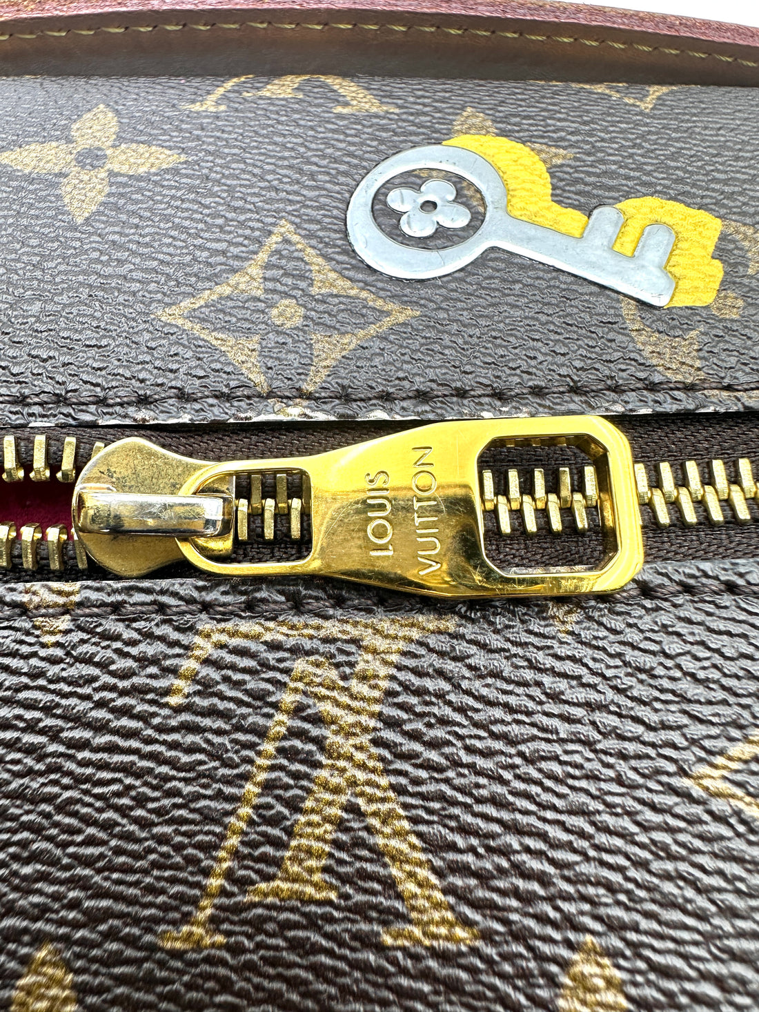Louis Vuitton Love Lock Monogram Canvas Pochette Metis LV3071