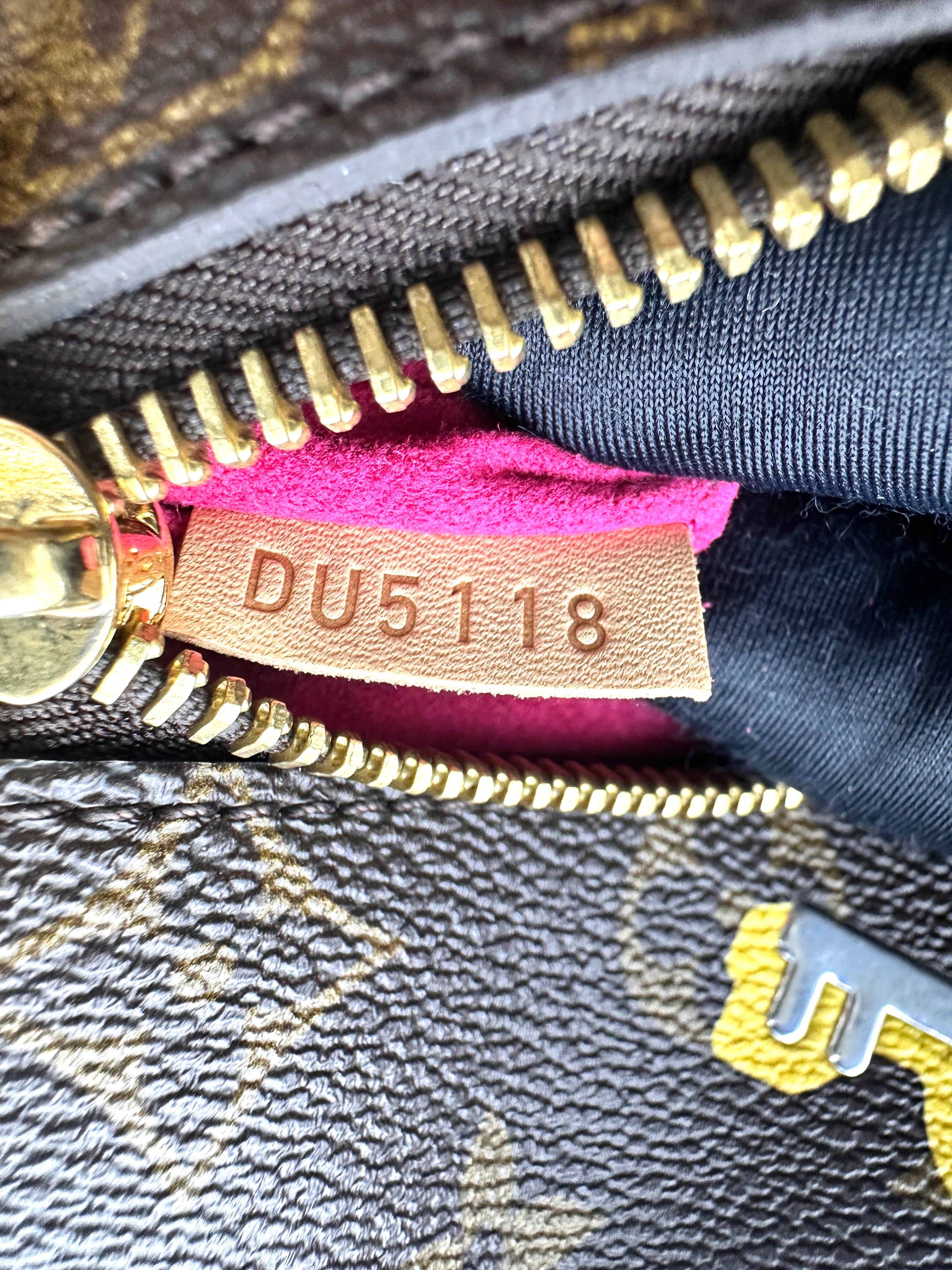 Louis Vuitton Love Lock Monogram Canvas Pochette Metis LV3071