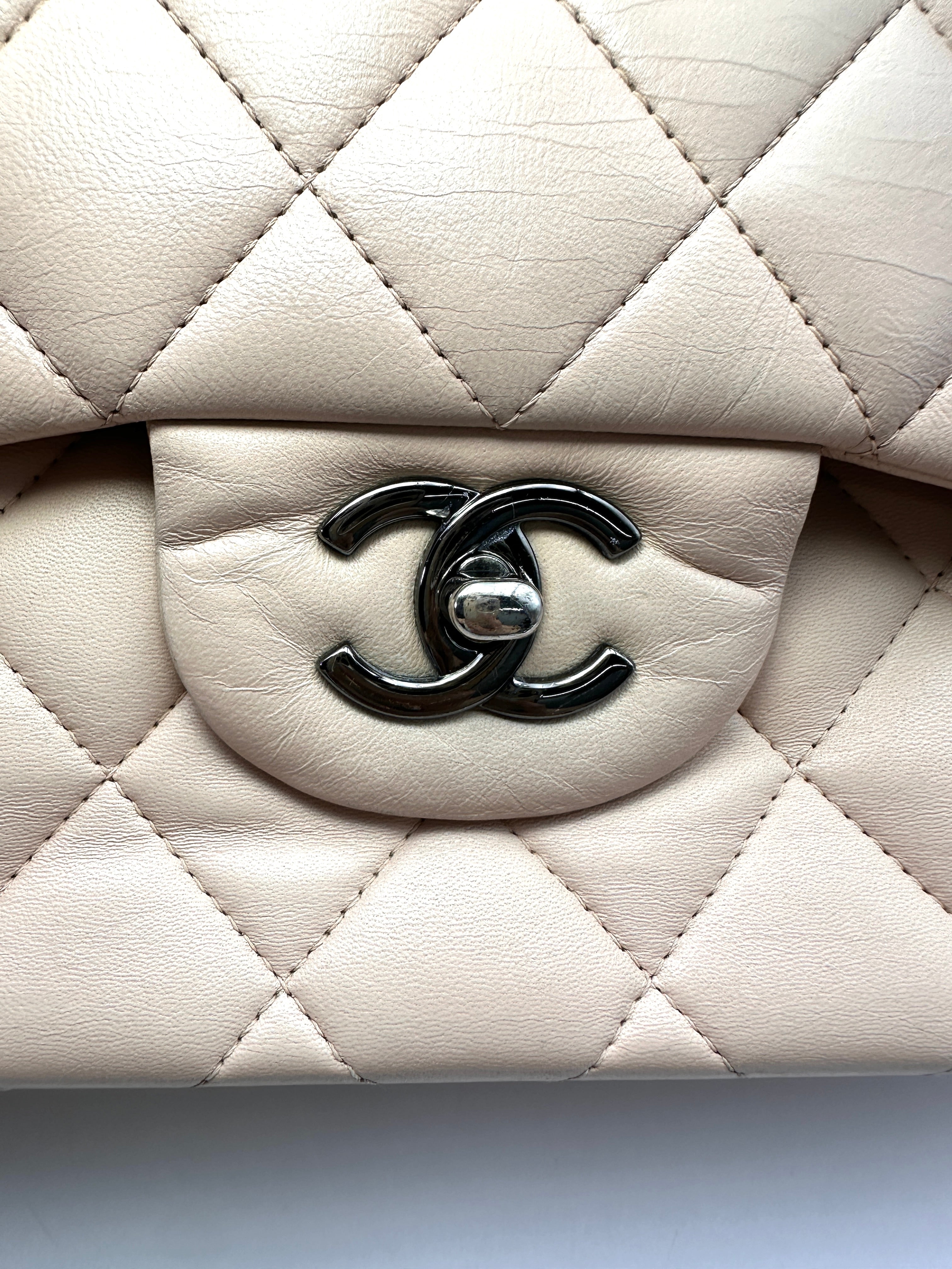 Chanel Classic Flap Beige Quilted Leather Jumbo Shoulder Bag(15***91) CC2220