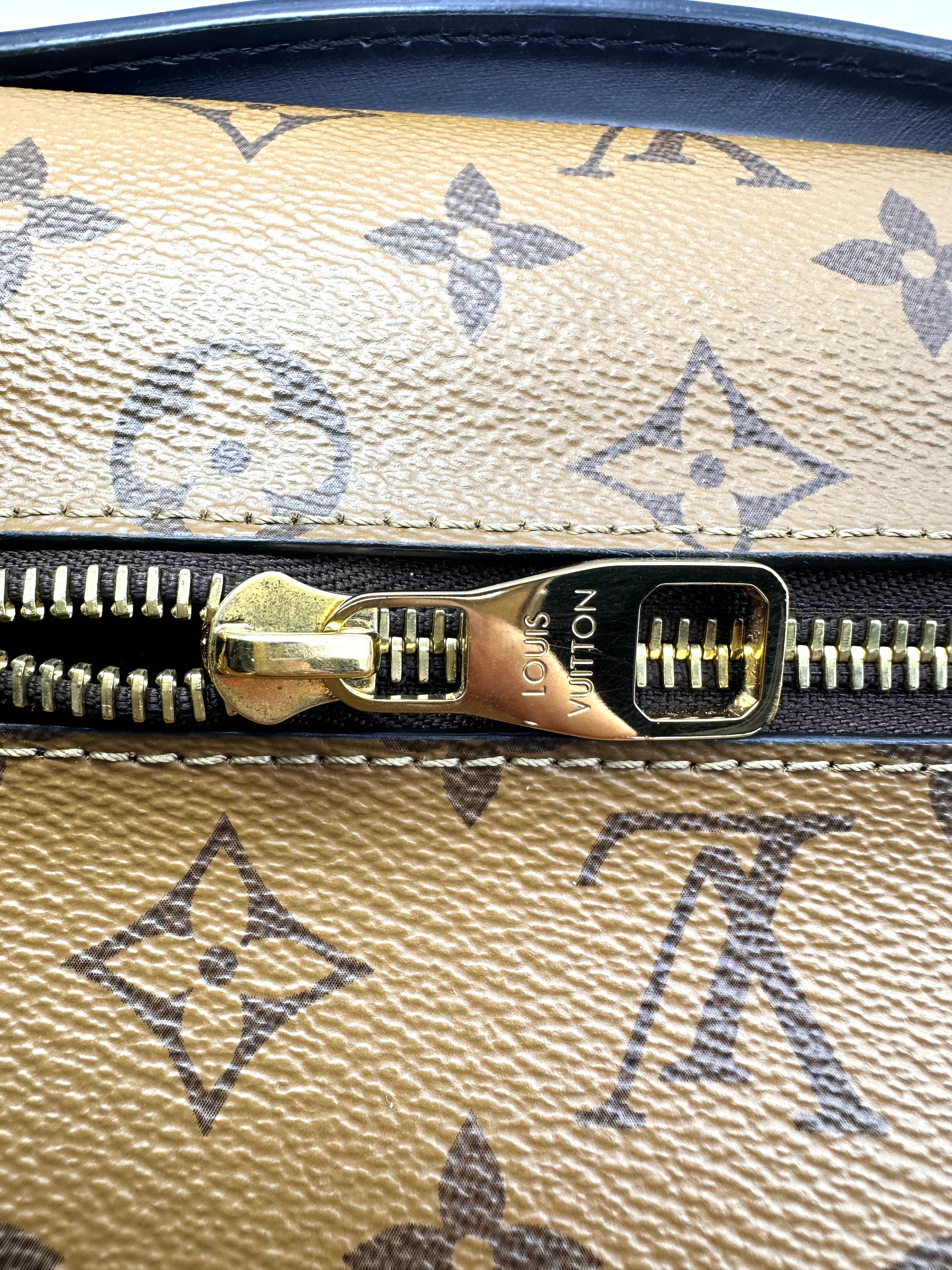 Louis Vuitton Monogram Canvas Pochette Metis LV3082