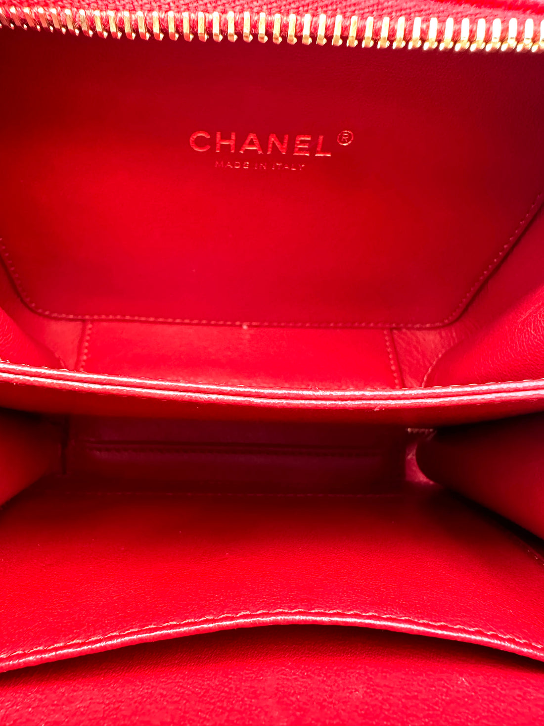 Chanel CC Filigree Red Quilted Leather Top Handle Vanity Case(25***18) CC2224