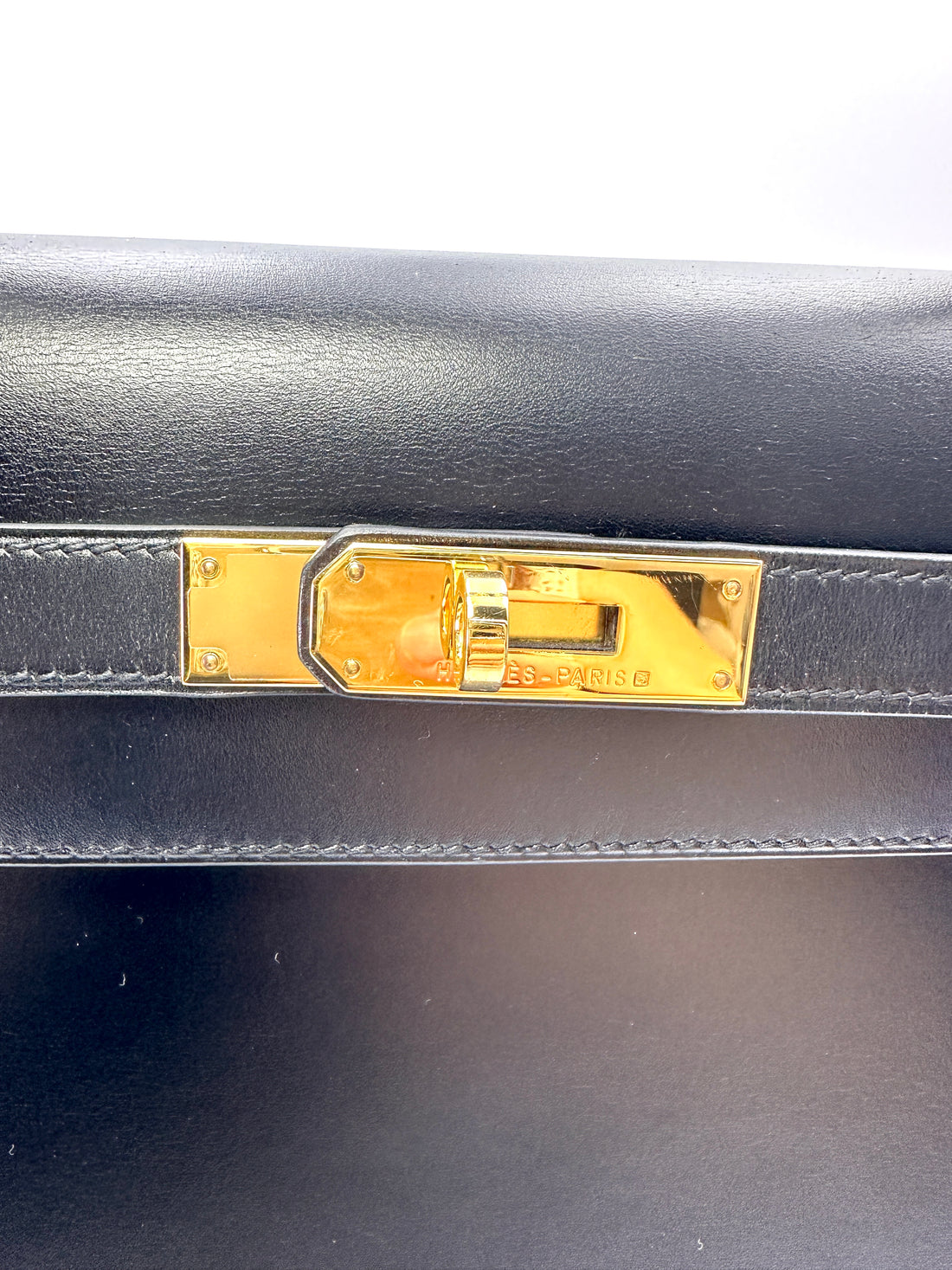 Hermes Kelly32 Black Leather Top Handle Bag With Gold Hardware HR128