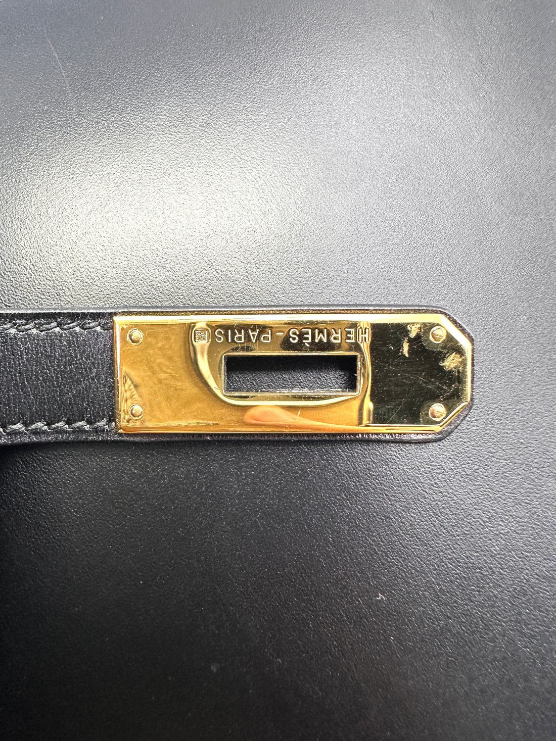Hermes Kelly32 Black Leather Top Handle Bag With Gold Hardware HR128