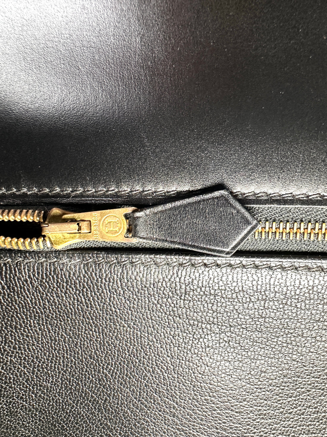 Hermes Kelly32 Black Leather Top Handle Bag With Gold Hardware HR128