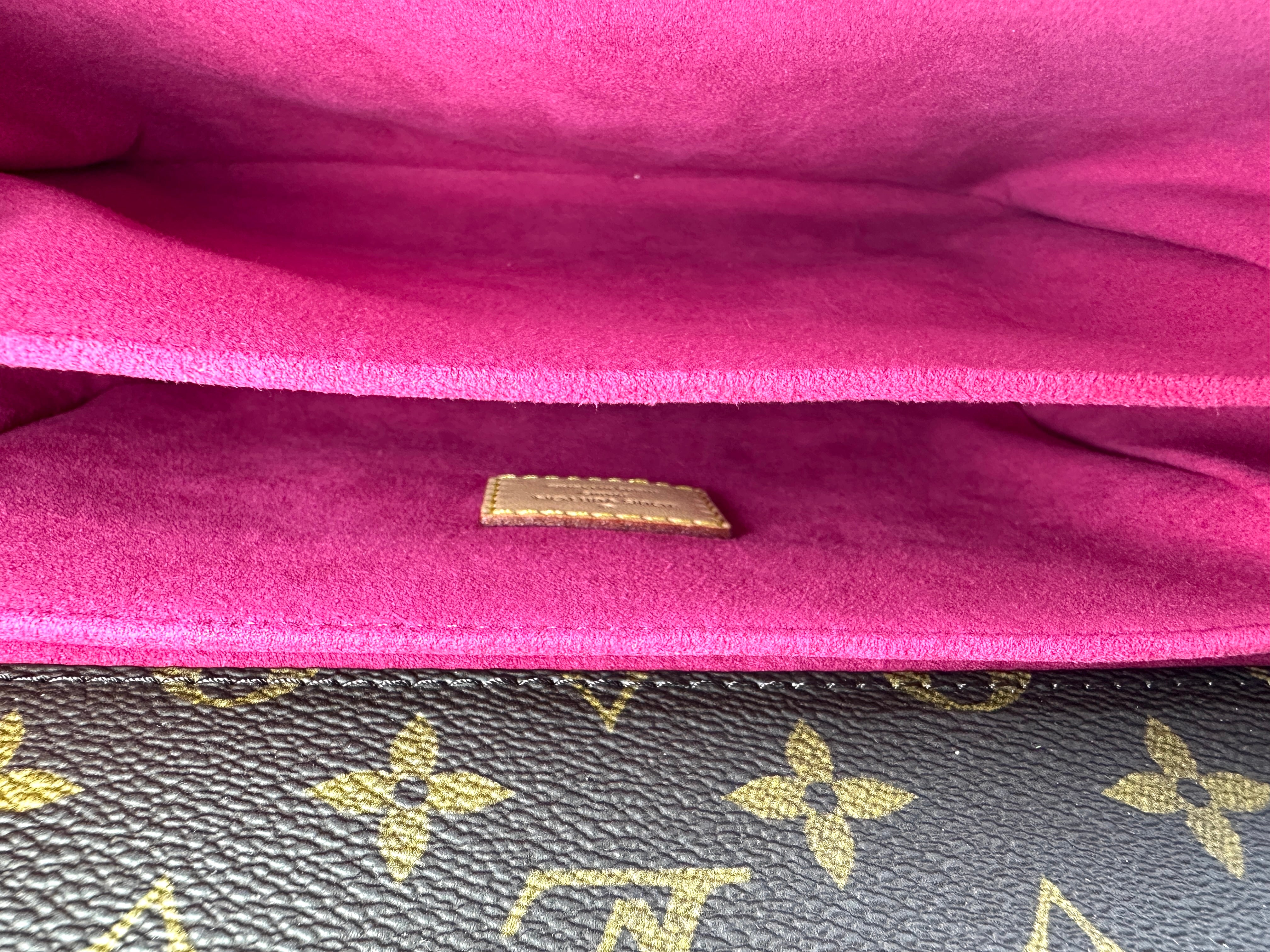 Louis Vuitton Love Lock Monogram Canvas Pochette Metis LV3087