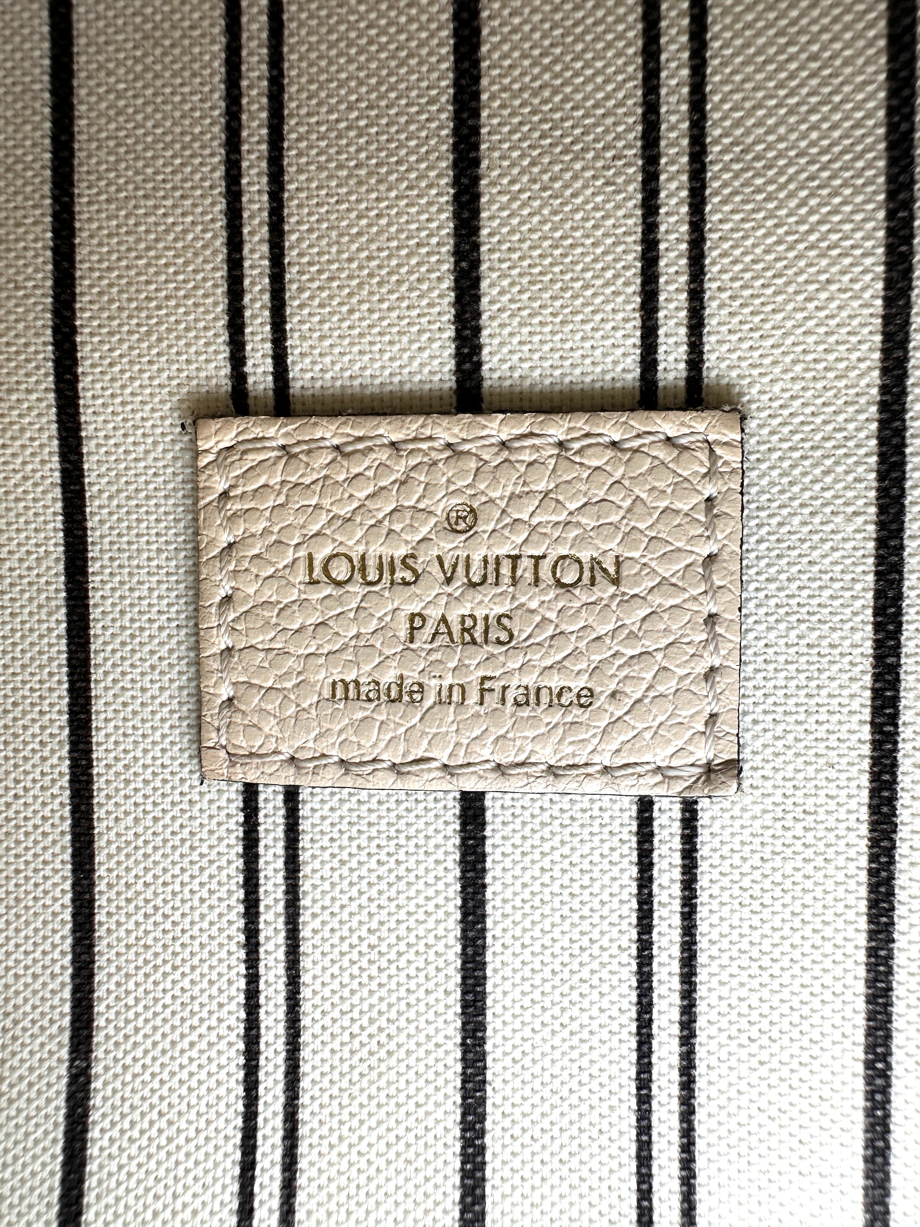 Louis Vuitton Beige Empreinte Monogram Leather Pochette Metis LV3088