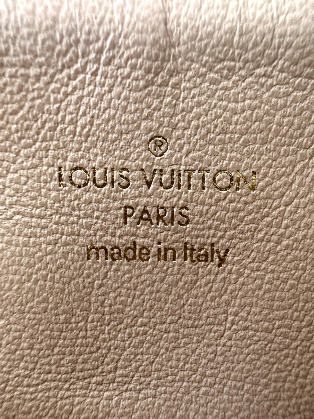 Louis Vuitton Coussin BB Milky Way White Monogram Embossed Puffy Leather Shoulder Bag LV3091