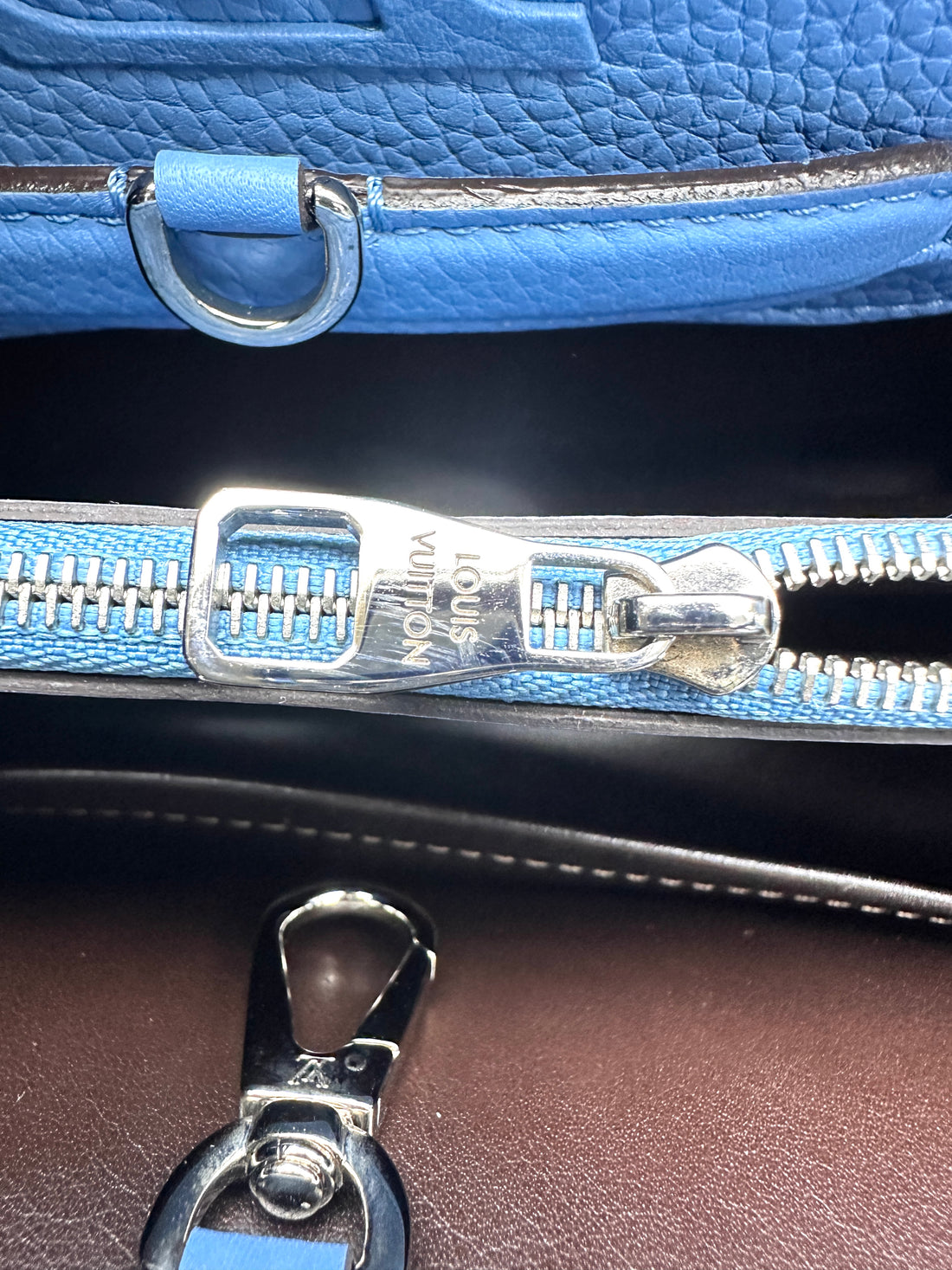 Louis Vuitton Capucines Navy Taurillon Leather Handle Bag LV3095