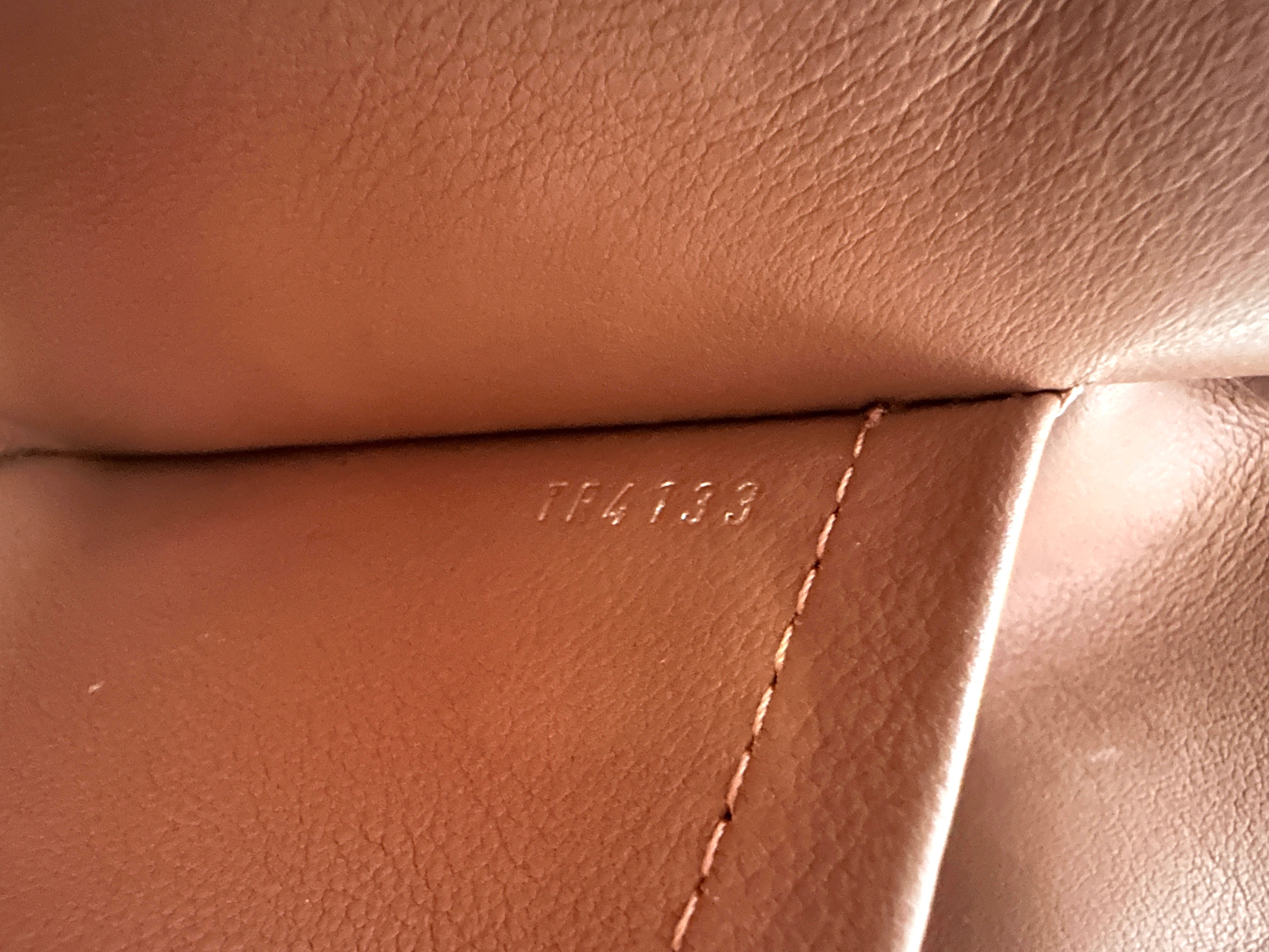 Louis Vuitton Capucines GM White Taurillon Leather Handle Bag LV3100