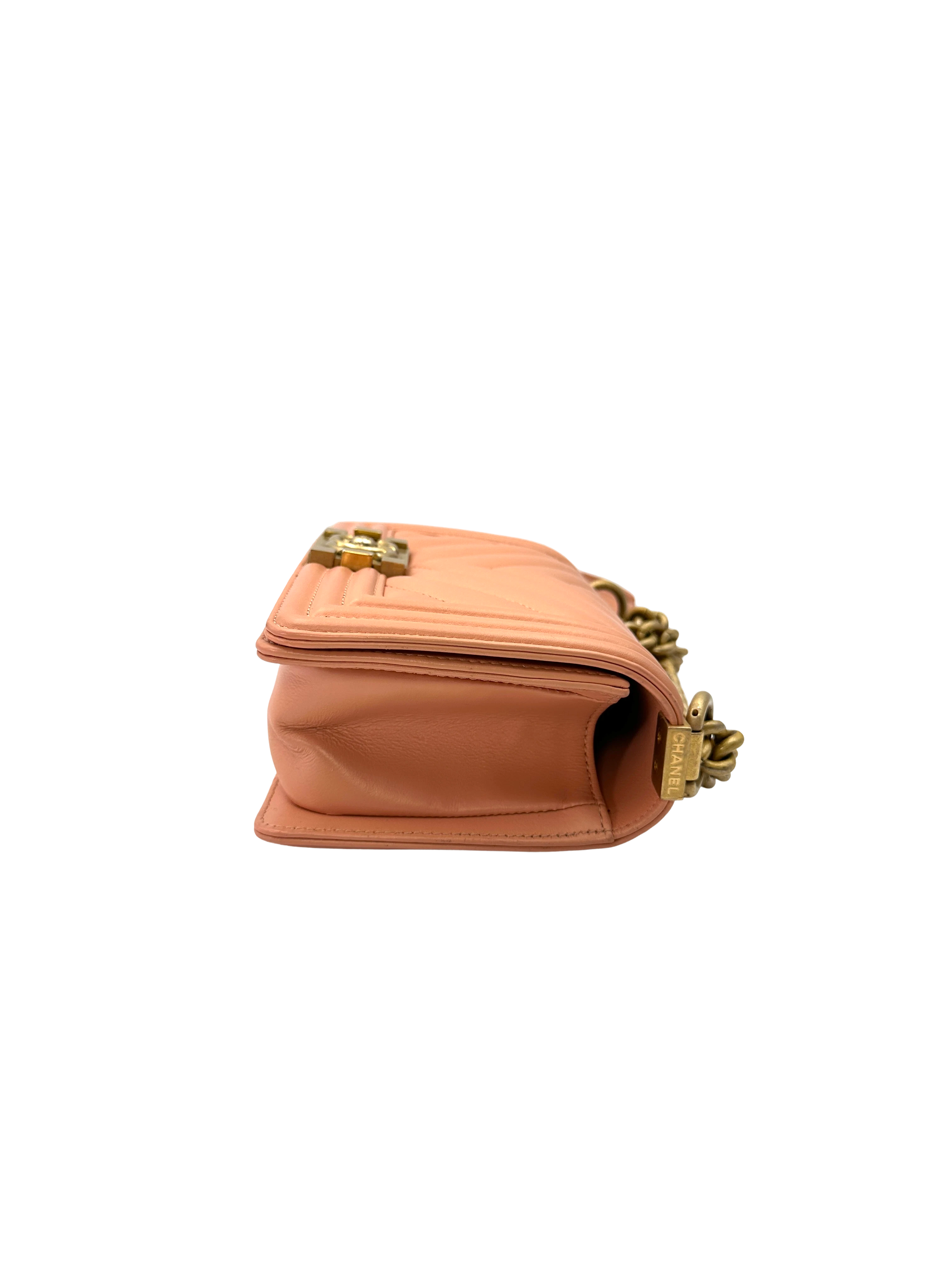 Chanel LeBoy Pink Chevron Quilted Leather Small Size Flap Bag With Gold Buckle(25***58) CC2240
