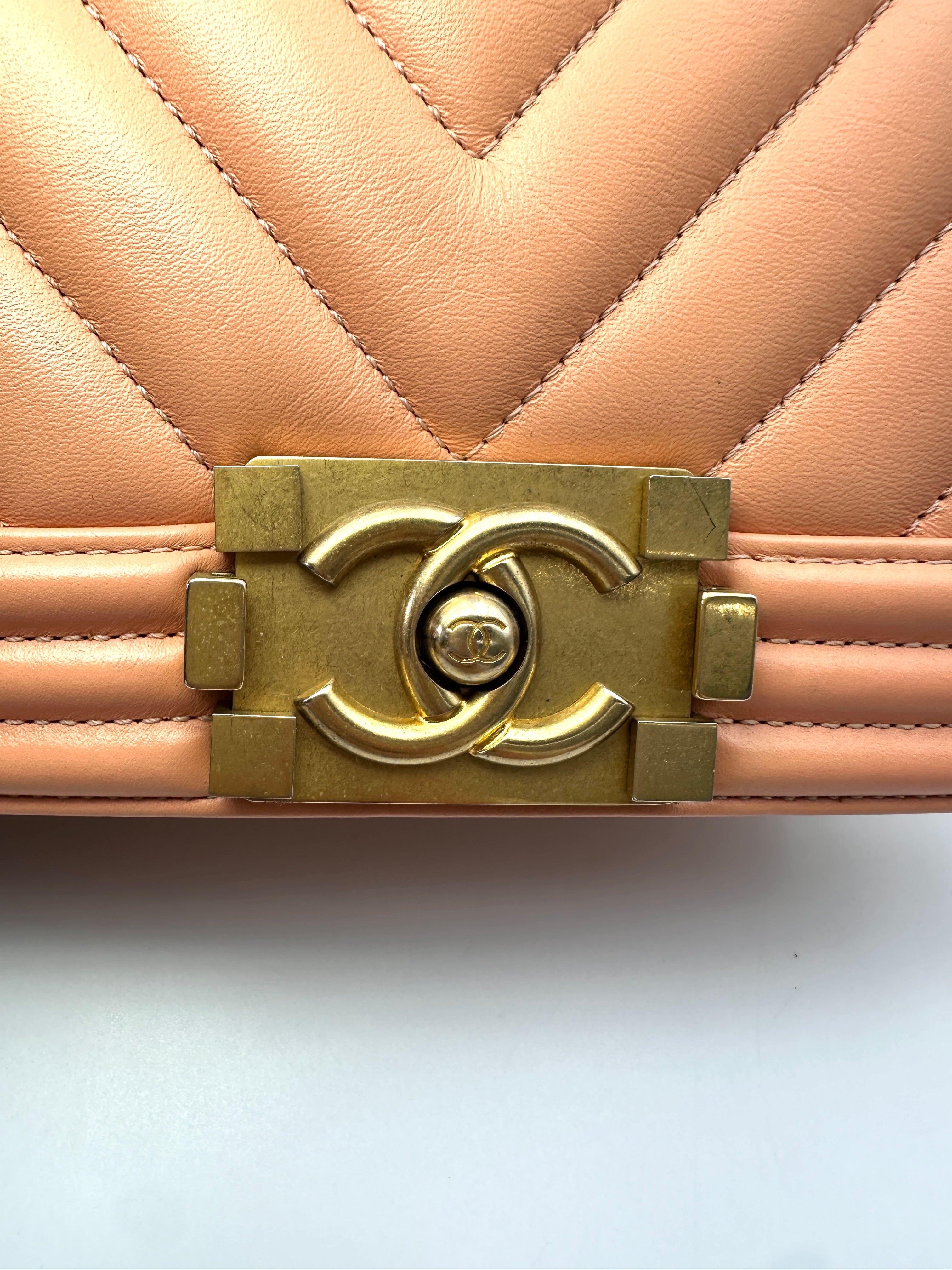 Chanel LeBoy Pink Chevron Quilted Leather Small Size Flap Bag With Gold Buckle(25***58) CC2240